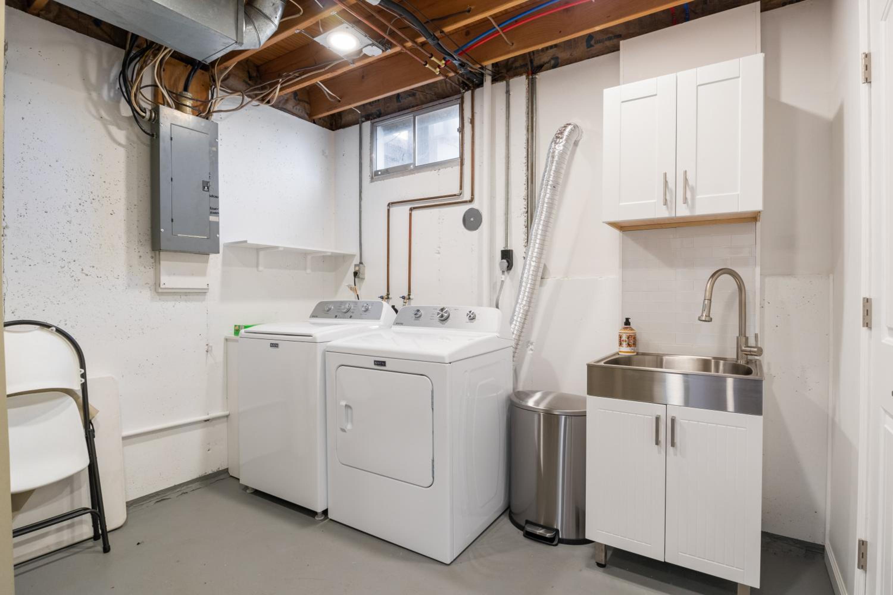 Spacious, Central Location, Fire Pit, Boat Slip