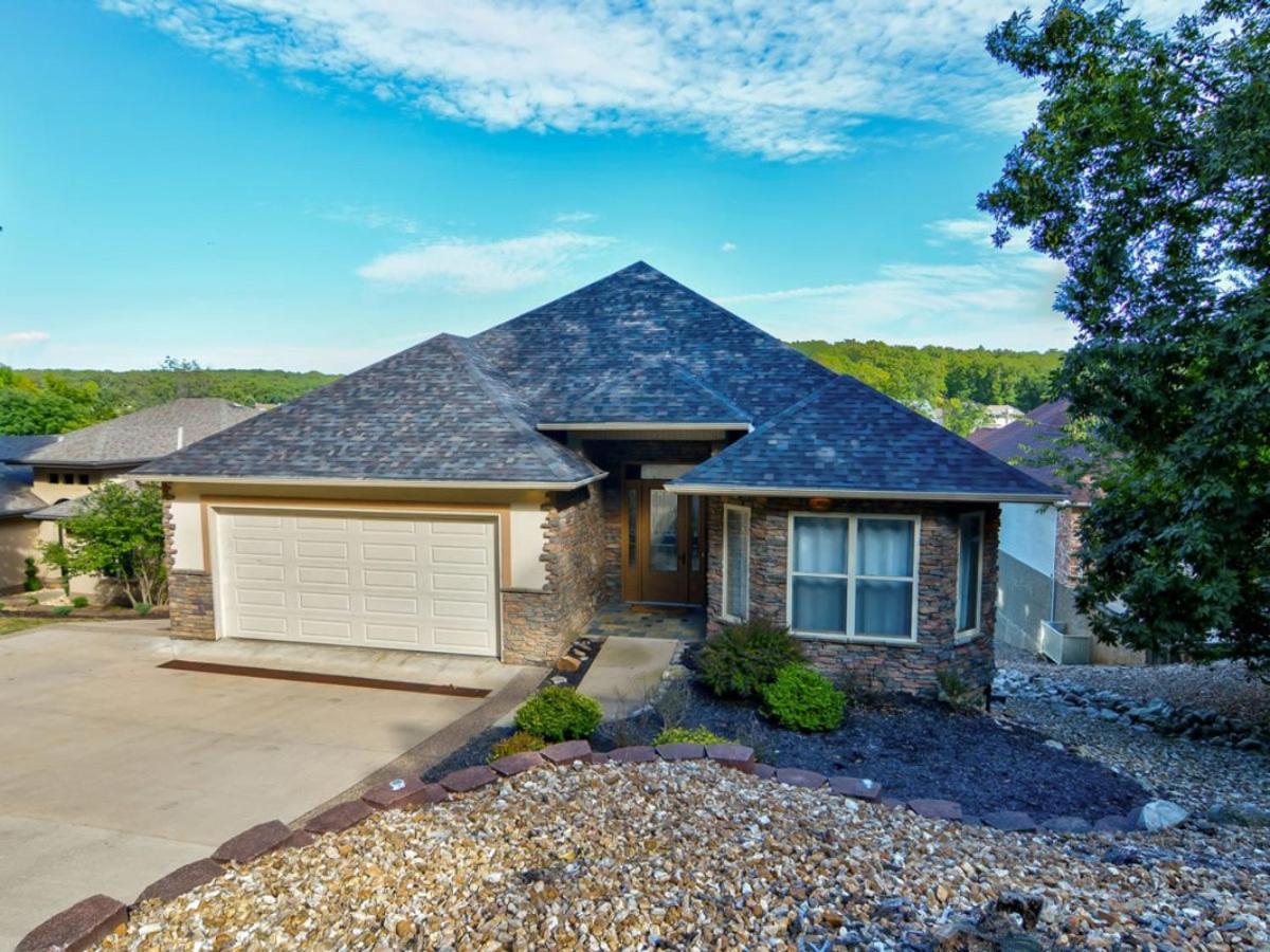 Porto Cima w/ Game Room, Dock, Boat Slip, Kayaks, Lakeside Fireplace & Hot Tub