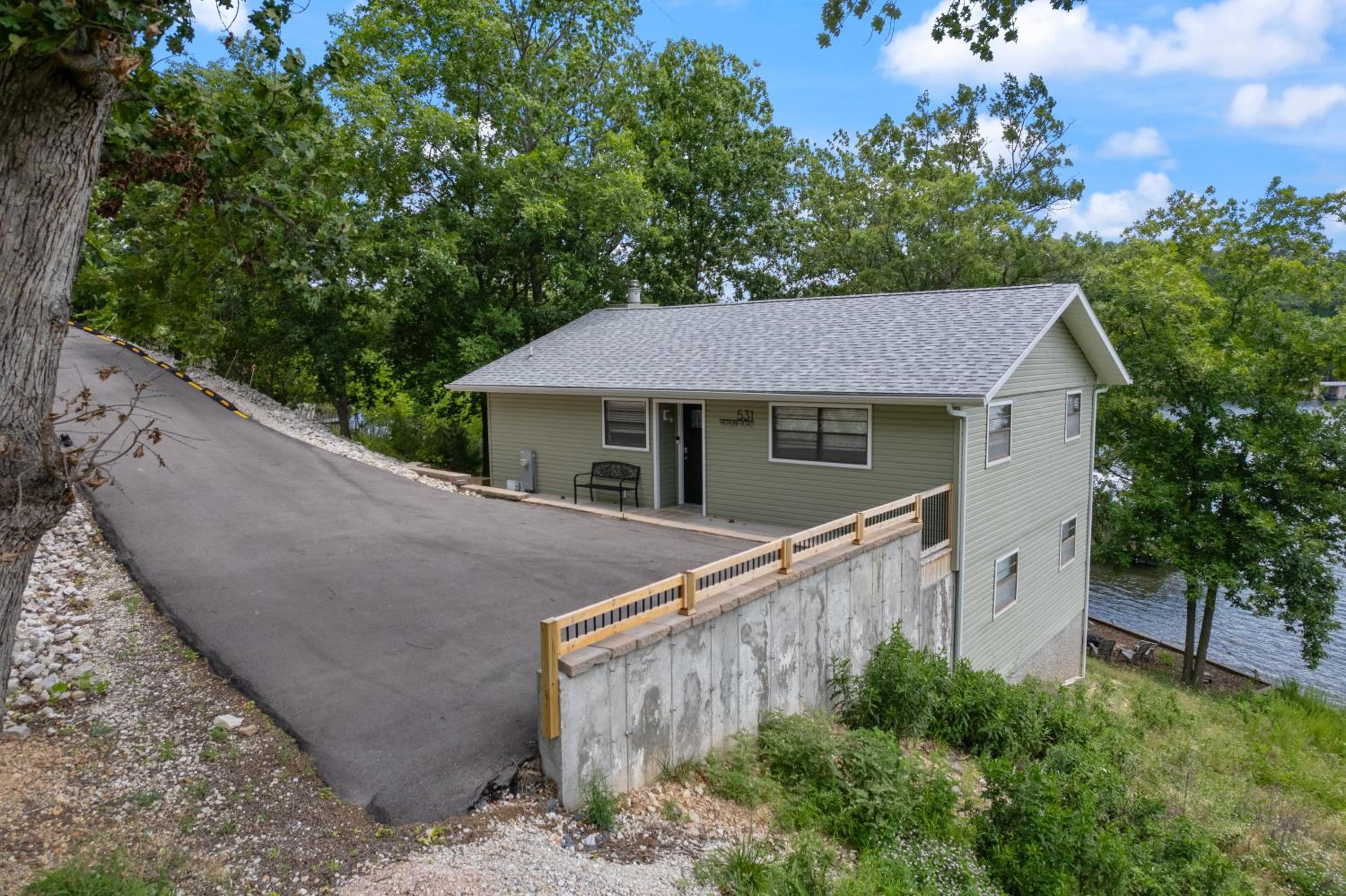 Spacious, Central Location, Fire Pit, Boat Slip