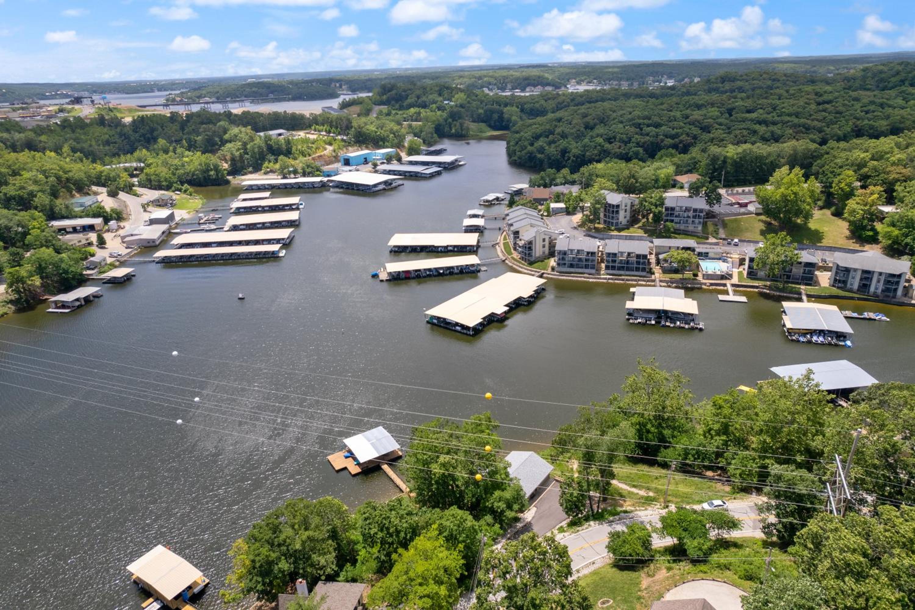 Spacious, Central Location, Fire Pit, Boat Slip