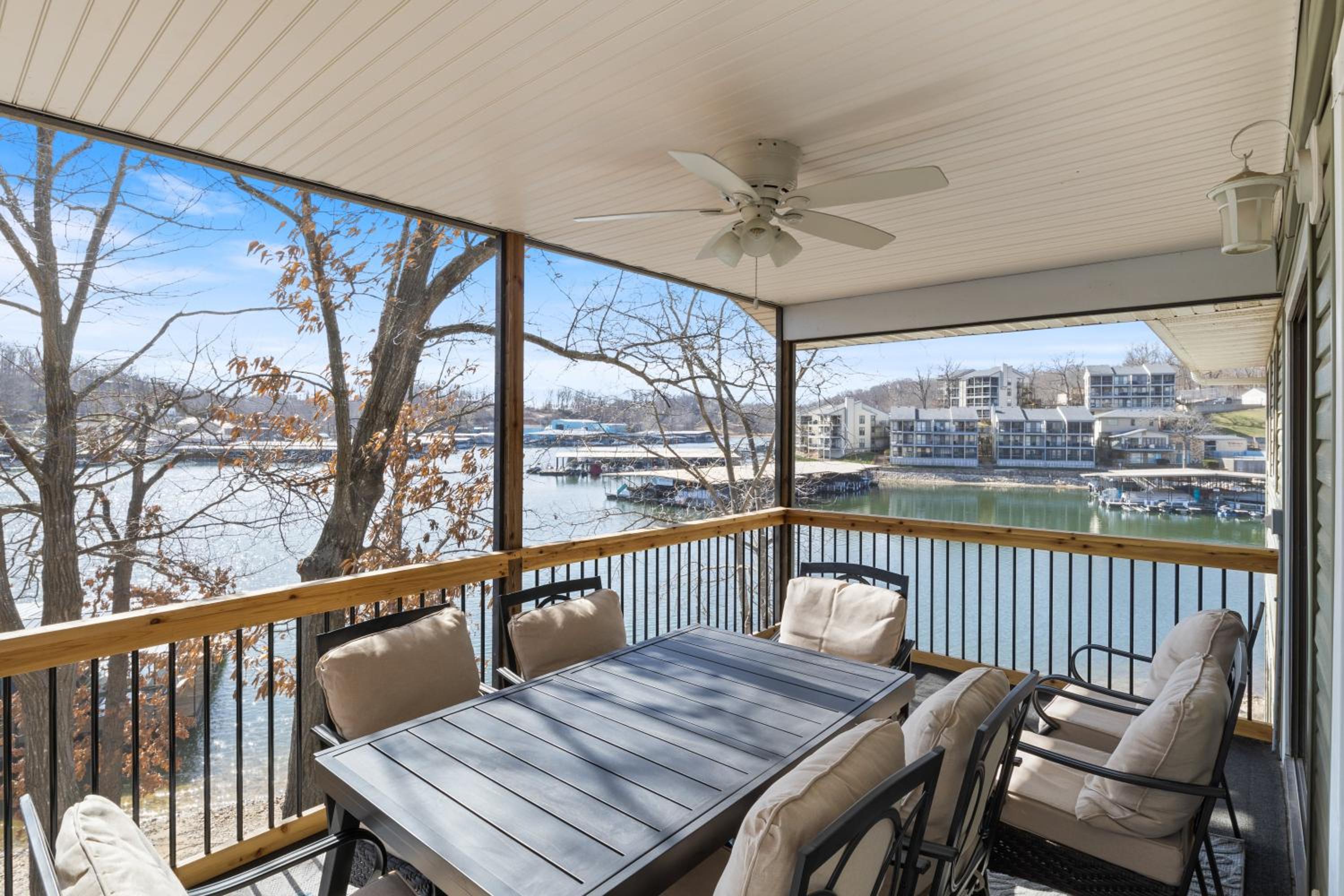 Spacious, Central Location, Fire Pit, Boat Slip