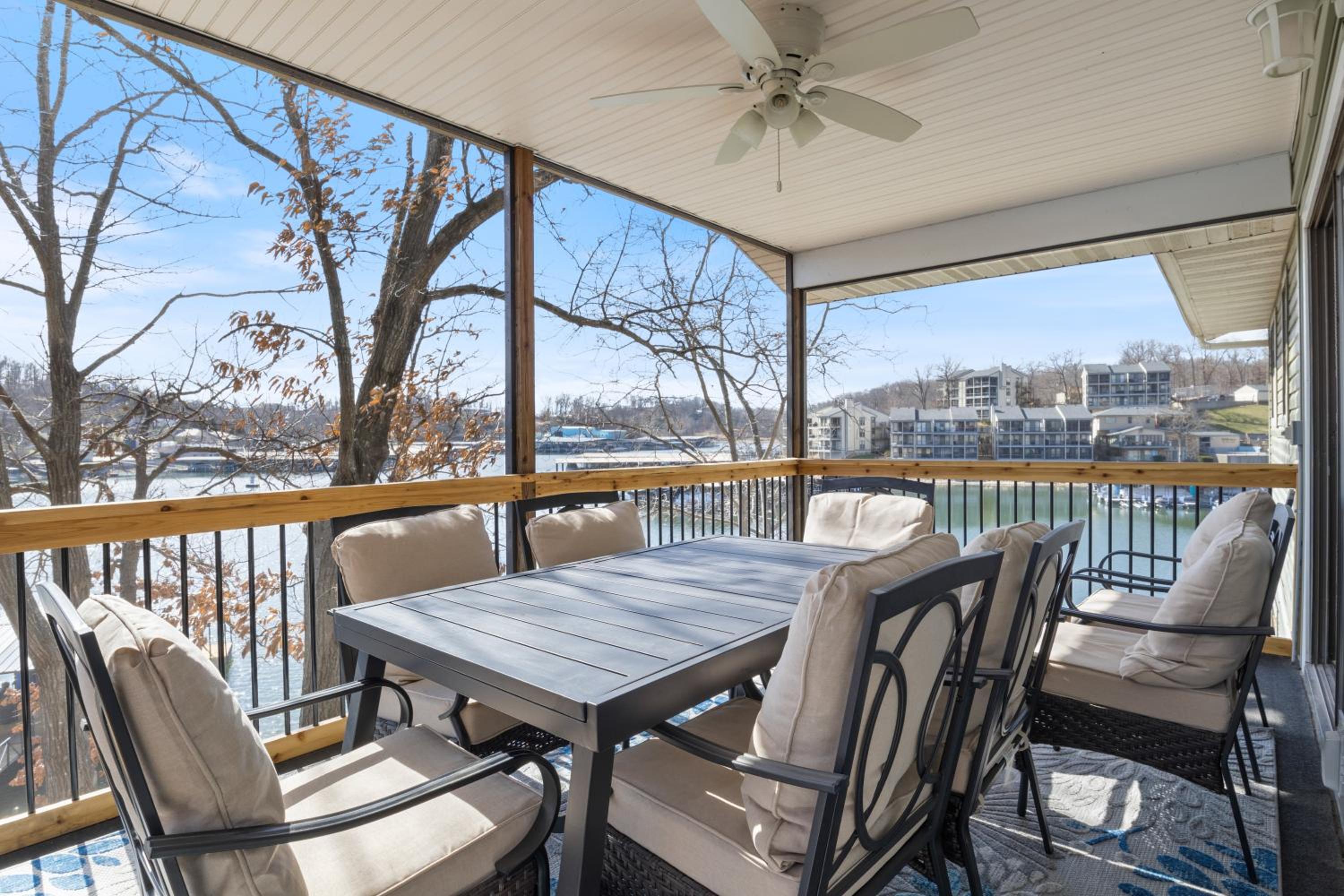 Spacious, Central Location, Fire Pit, Boat Slip