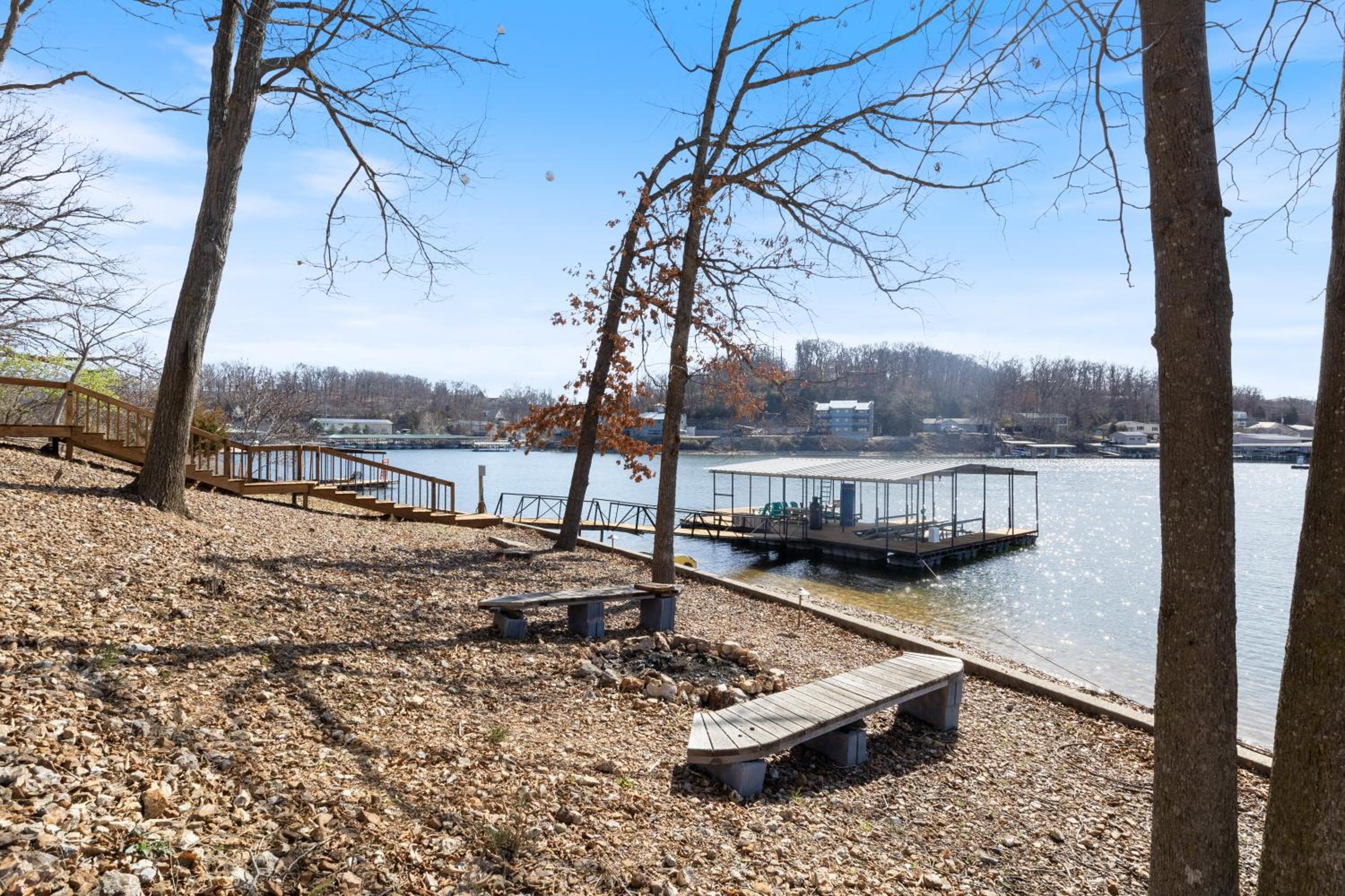Spacious, Central Location, Fire Pit, Boat Slip