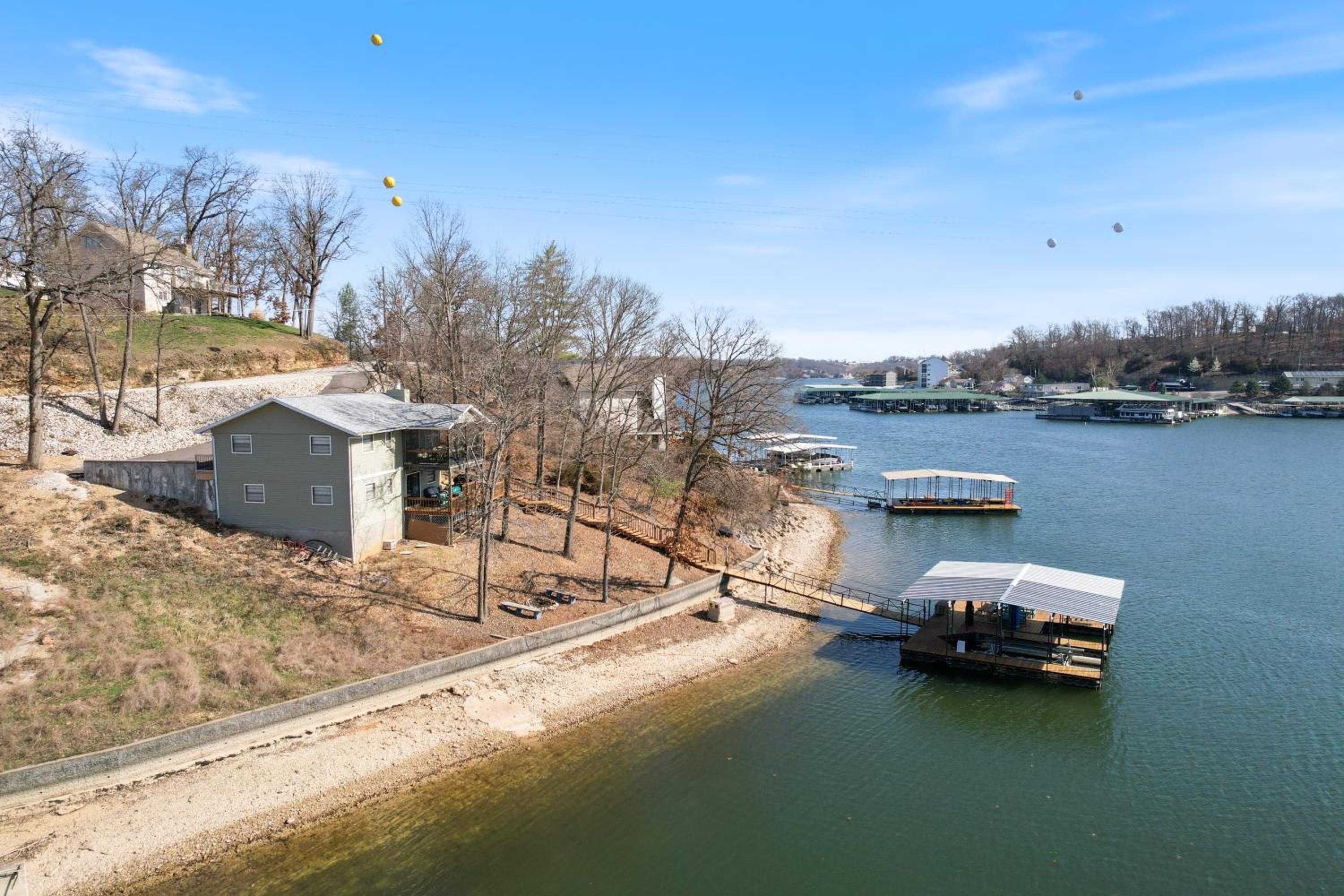 Spacious, Central Location, Fire Pit, Boat Slip