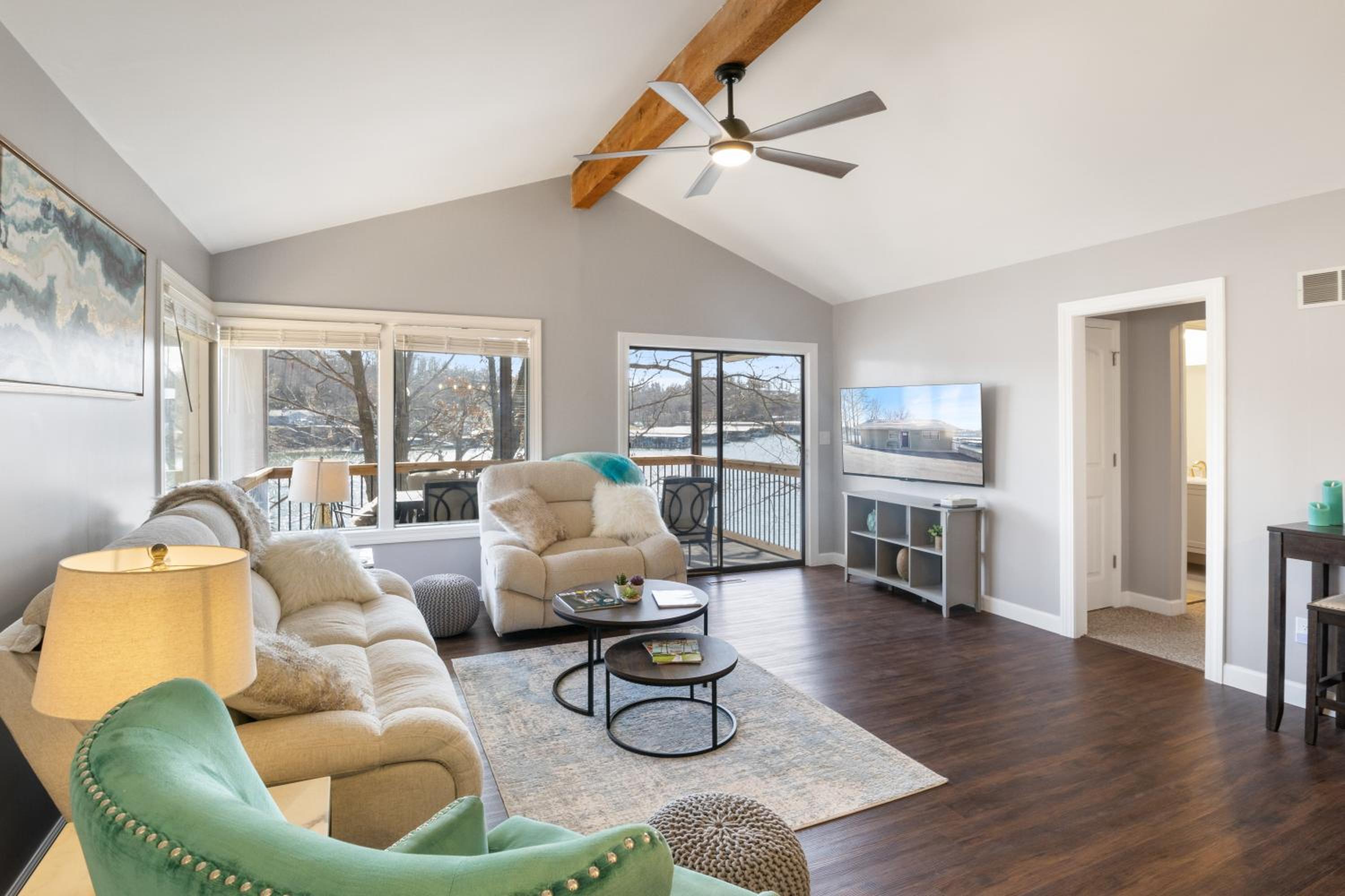 Spacious, Central Location, Fire Pit, Boat Slip