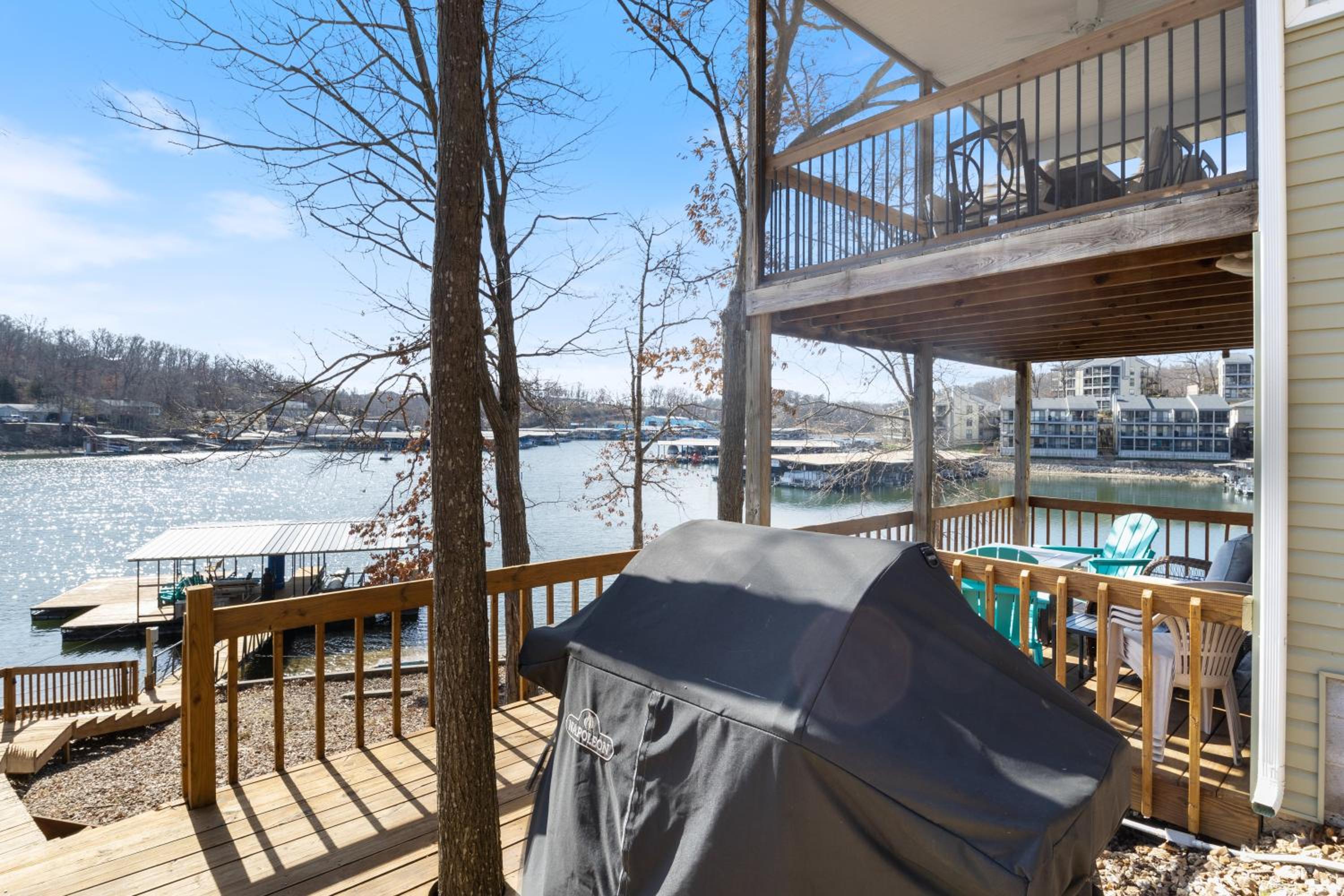 Spacious, Central Location, Fire Pit, Boat Slip