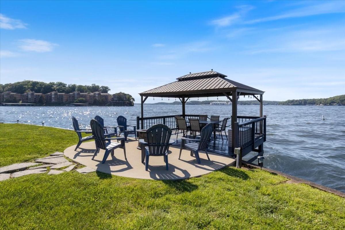 Lakefront Home with Game Room, Firepits & Gazebo at 3MM