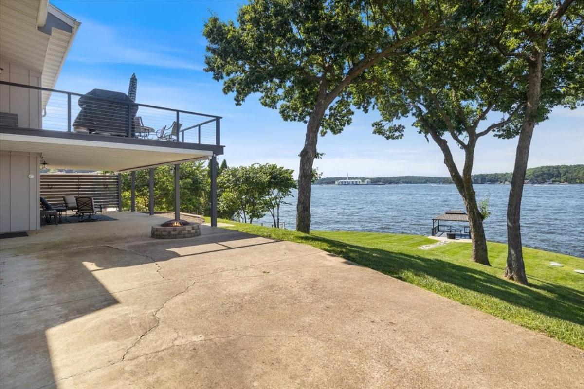 Lakefront Home with Game Room, Firepits & Gazebo at 3MM
