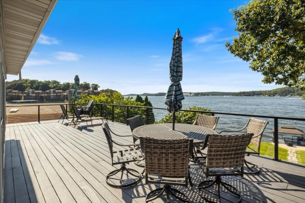 Lakefront Home with Game Room, Firepits & Gazebo at 3MM