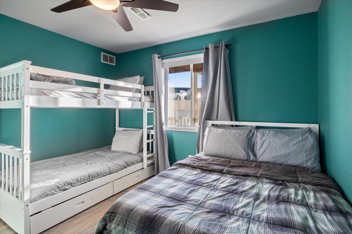 Lakeview Condo w/ 2 Pools & Beach - Family Fun Awaits at 21MM