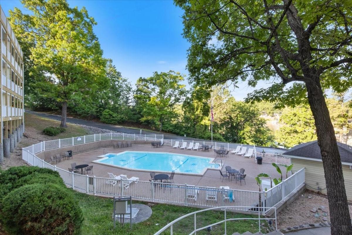 Lakeview Condo w/ 2 Pools & Beach - Family Fun Awaits at 21MM