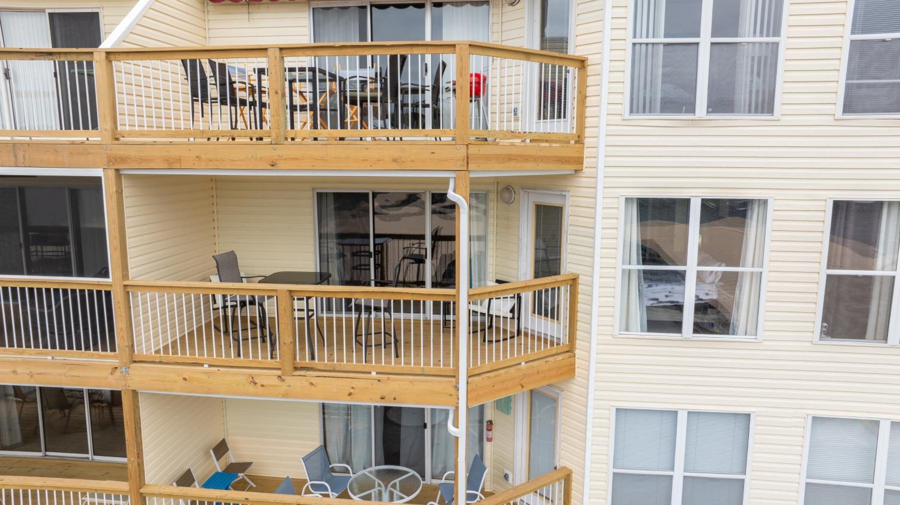 Lakeview Condo w/ 2 Pools & Beach - Family Fun Awaits at 21MM