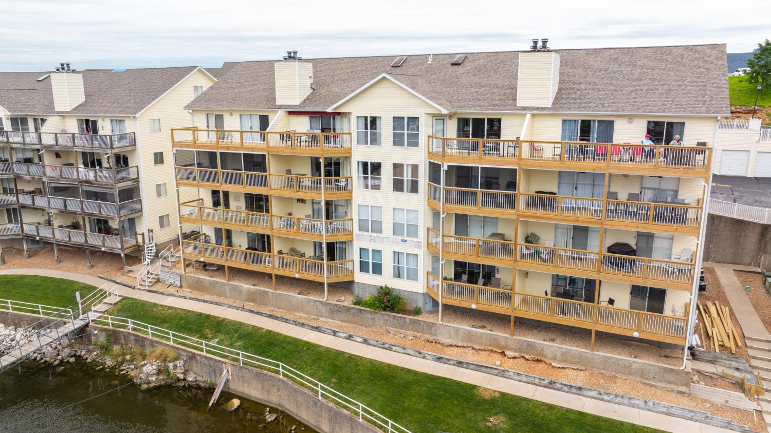 Lakeview Condo w/ 2 Pools & Beach - Family Fun Awaits at 21MM