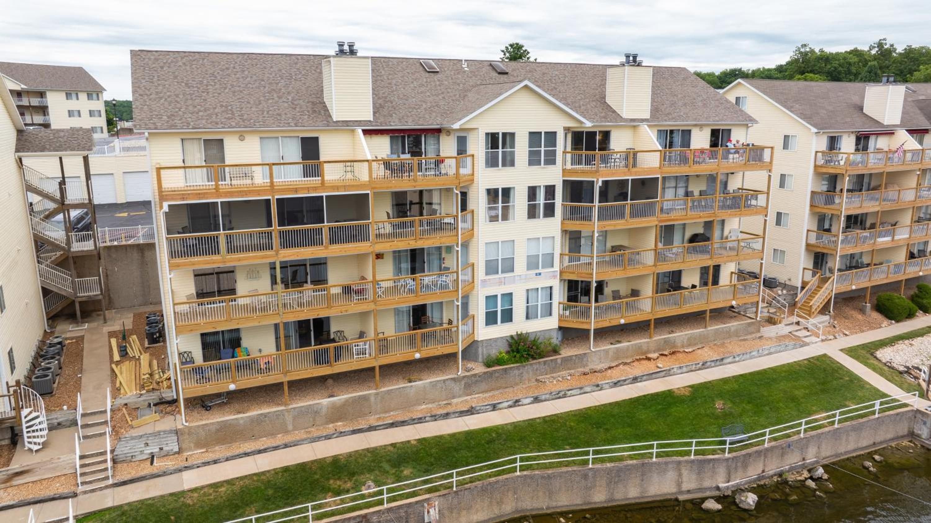 Lakeview Condo w/ 2 Pools & Beach - Family Fun Awaits at 21MM