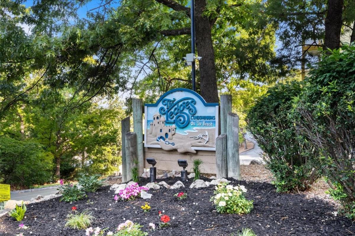 Lakeview Condo w/ 2 Pools & Beach - Family Fun Awaits at 21MM