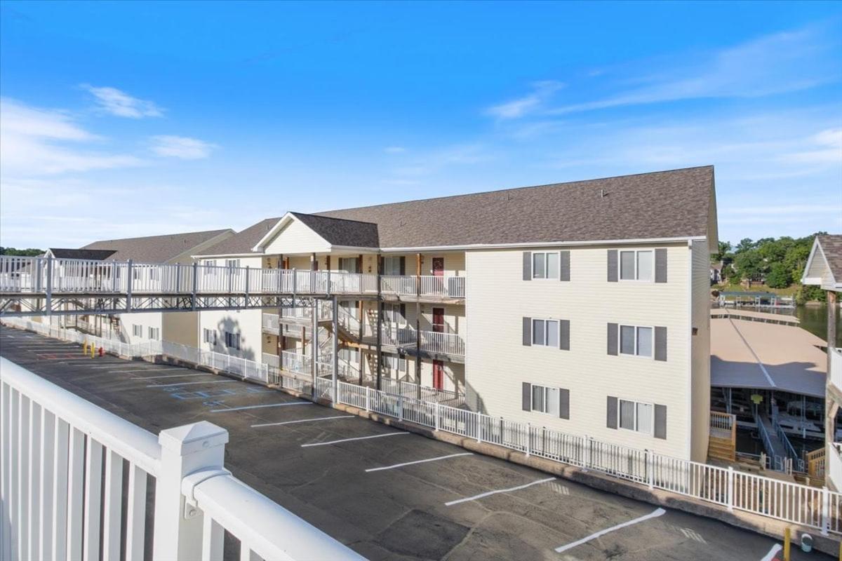 Lakeview Condo w/ 2 Pools & Beach - Family Fun Awaits at 21MM