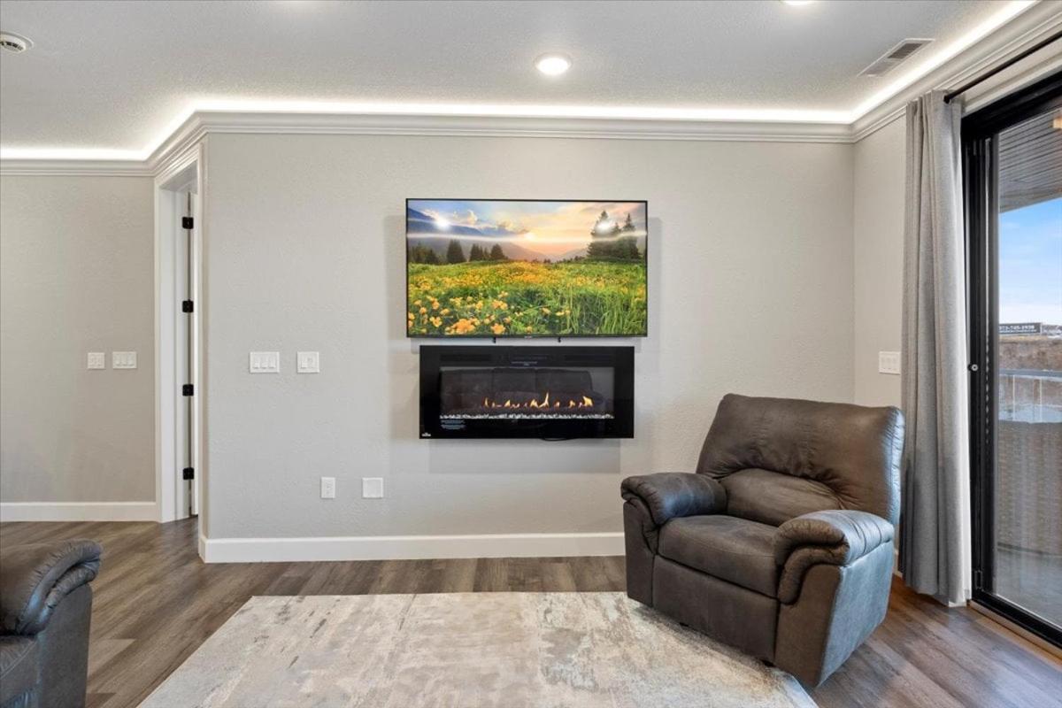Topsider Condo w/ Updated Design & Amazing Main Channel Views