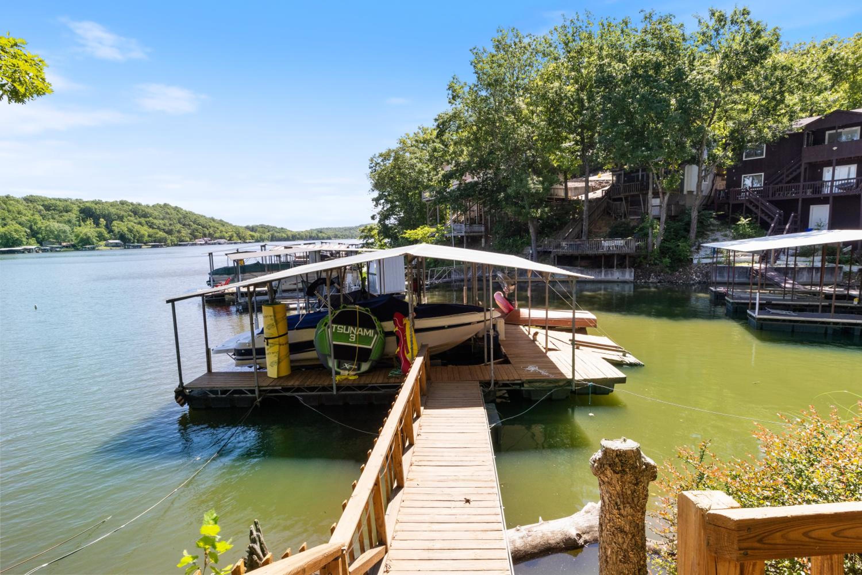Wonderful Remote Lake Cabin! Fish from Deck & Dock
