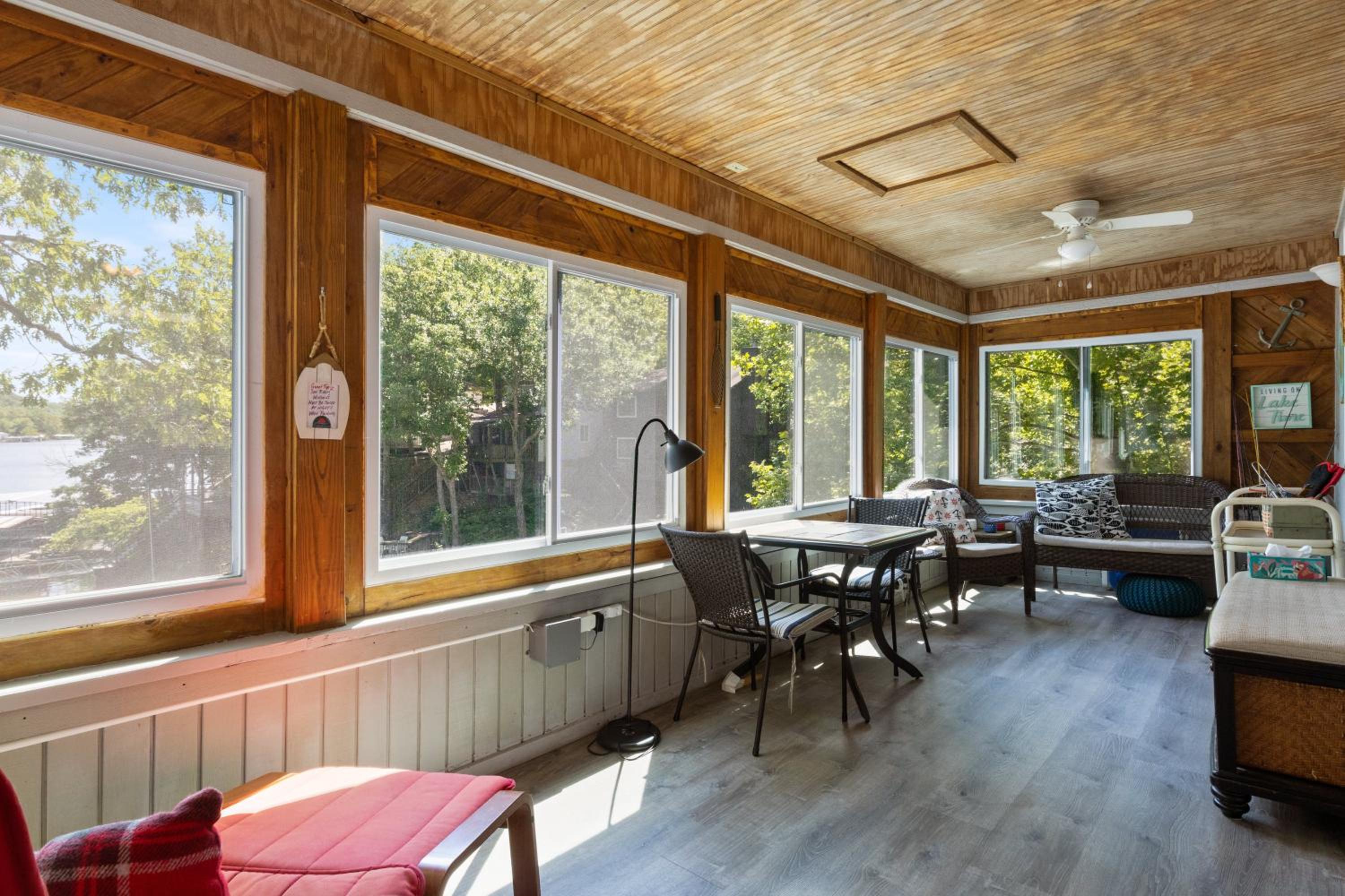 Wonderful Remote Lake Cabin! Fish from Deck & Dock