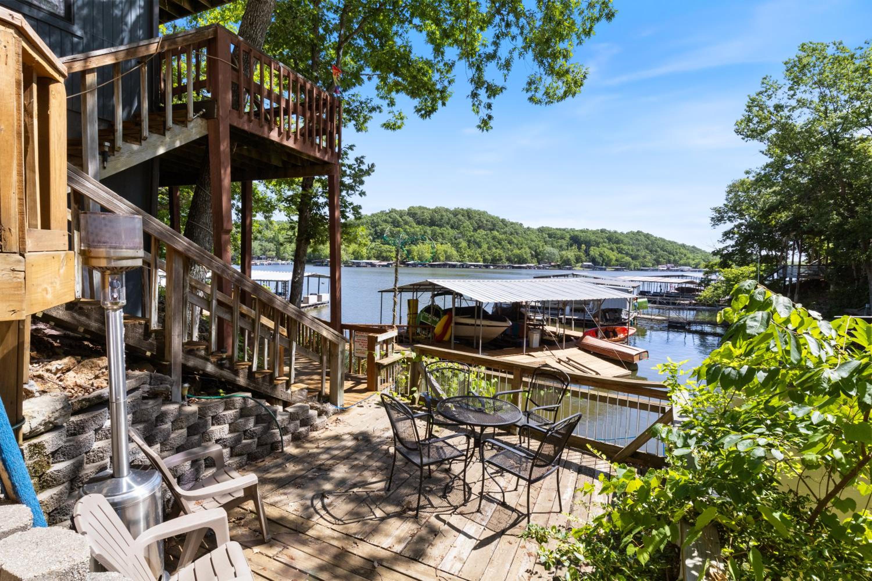 Wonderful Remote Lake Cabin! Fish from Deck & Dock