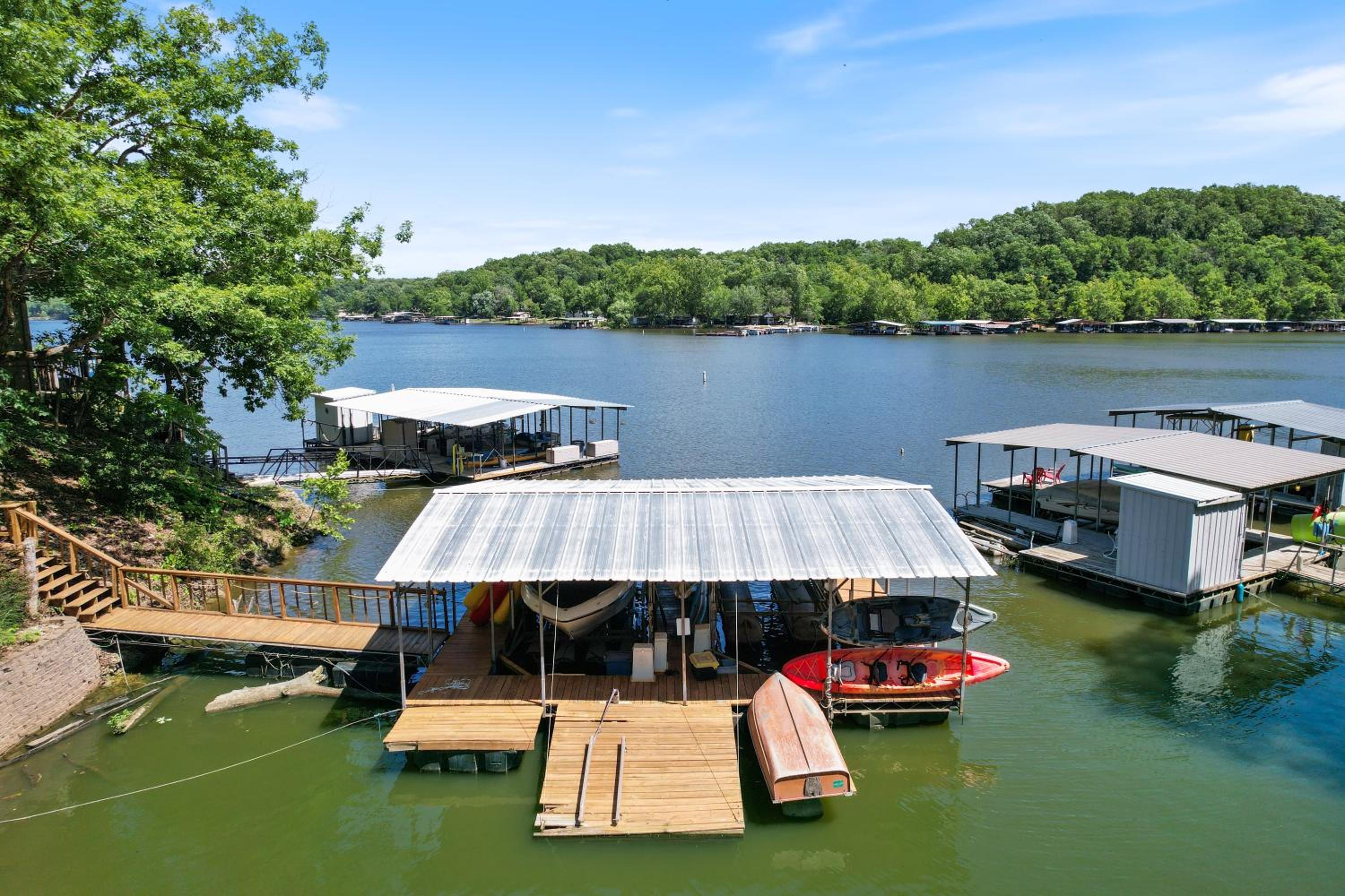 Wonderful Remote Lake Cabin! Fish from Deck & Dock