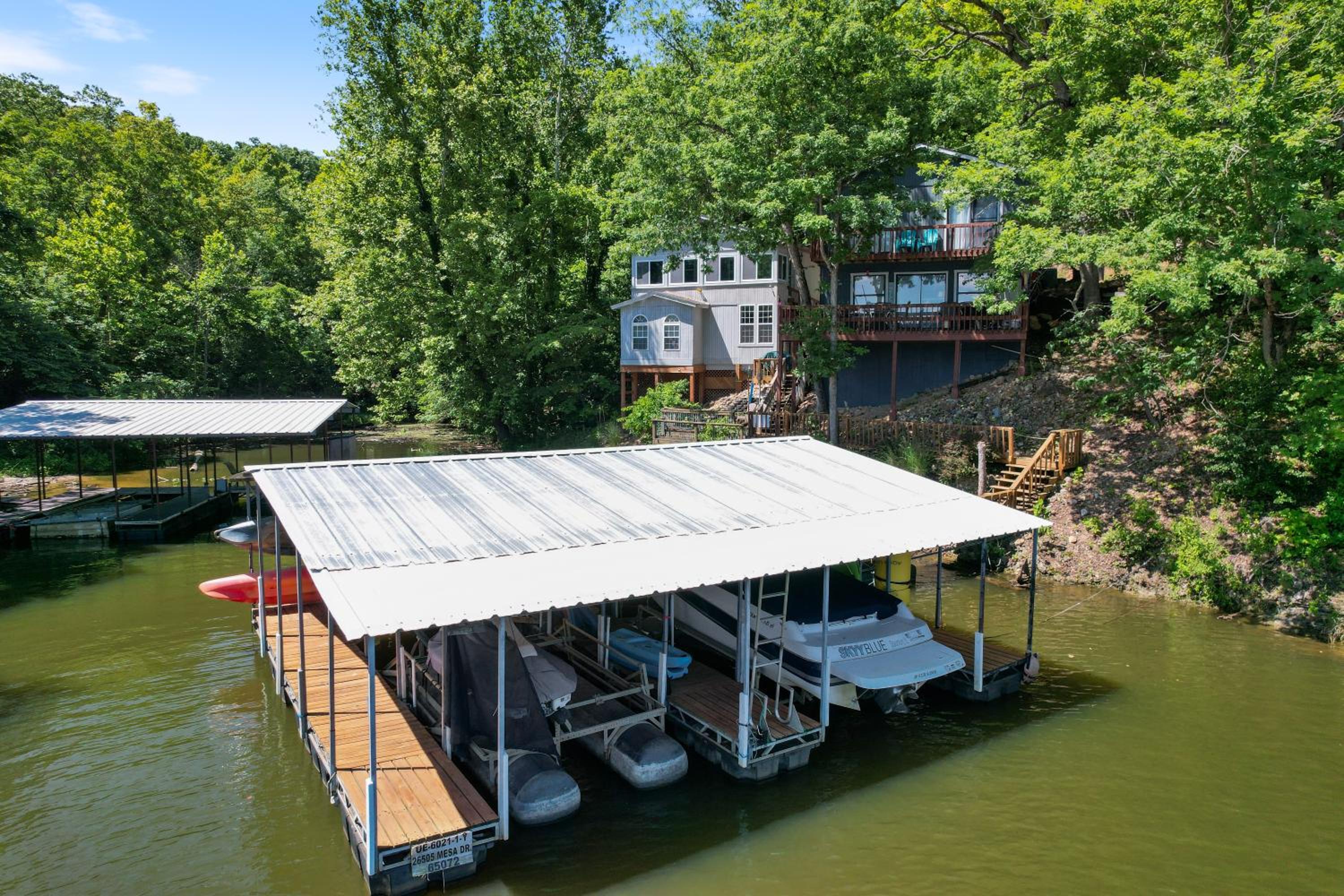 Wonderful Remote Lake Cabin! Fish from Deck & Dock