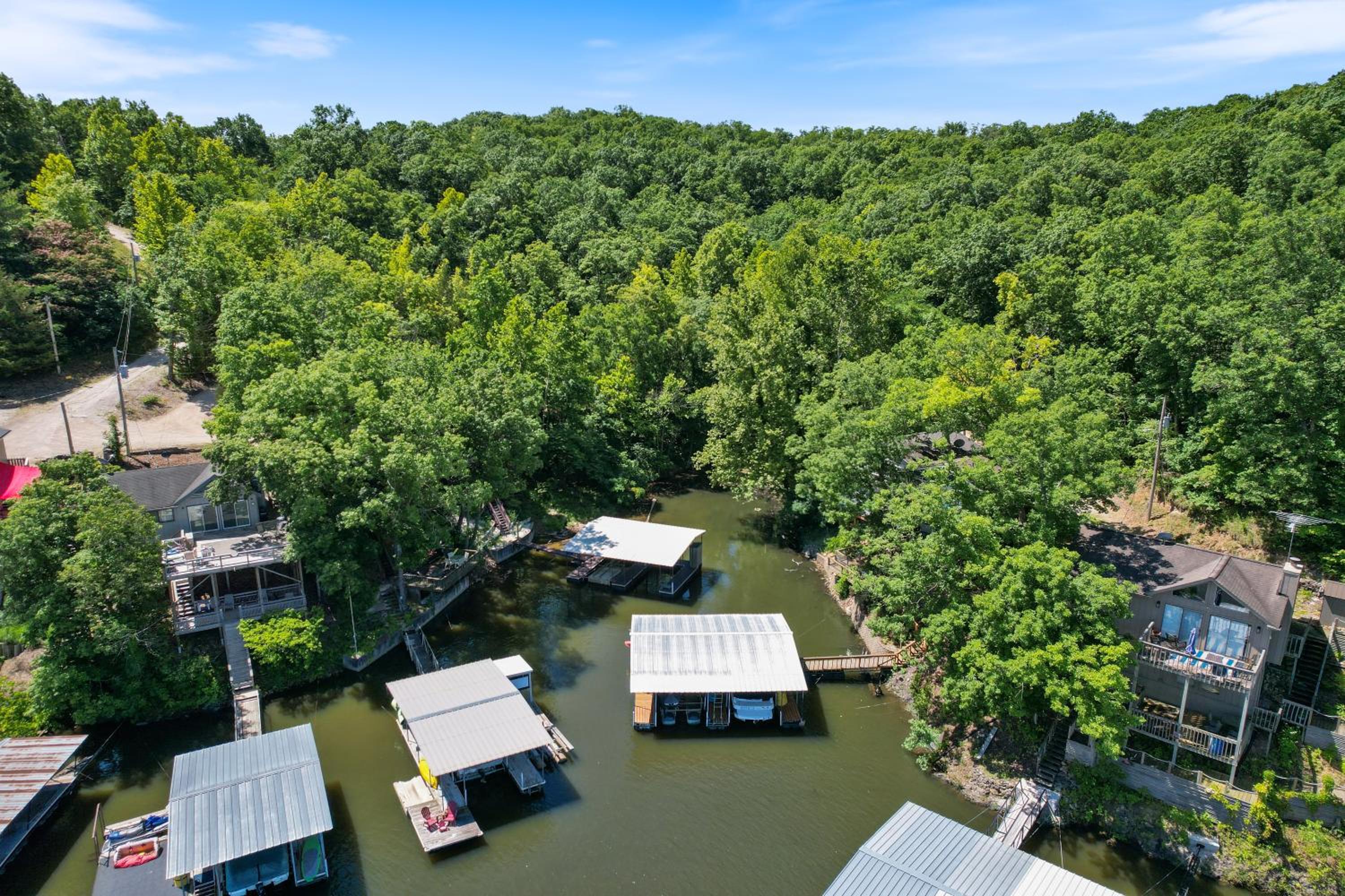 Wonderful Remote Lake Cabin! Fish from Deck & Dock