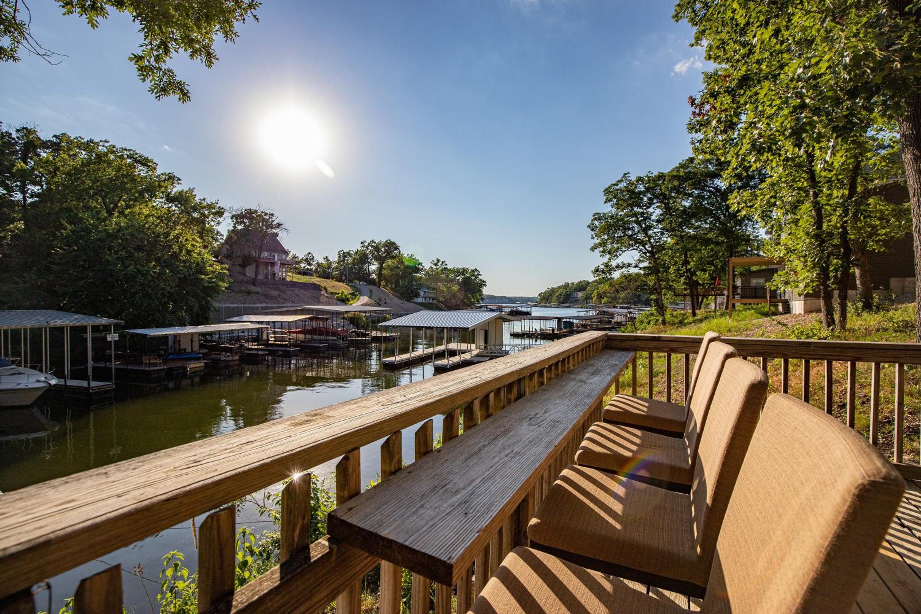 Private Dock, Paddle Boards, Views & Hot Spots!