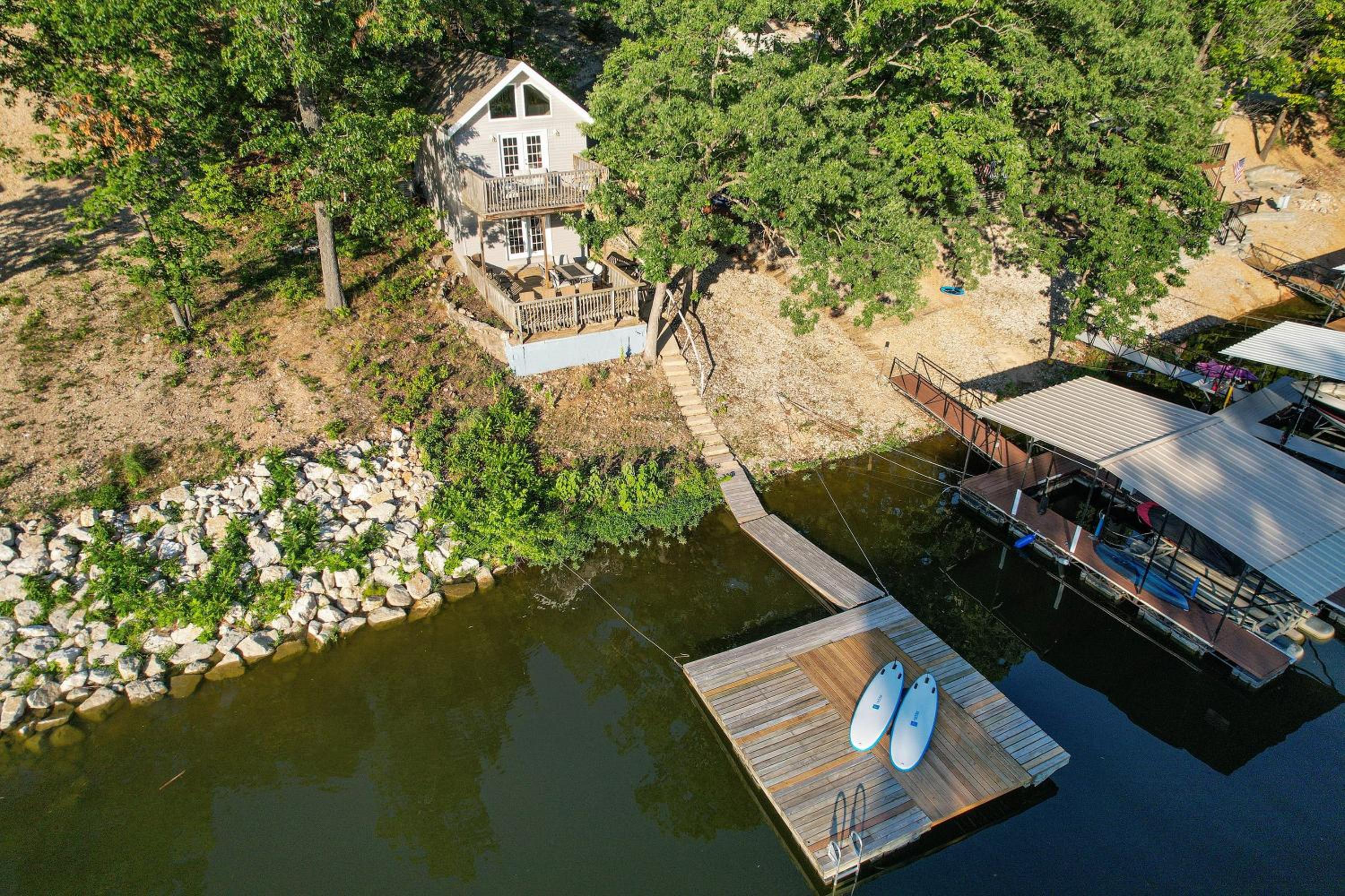 Private Dock, Paddle Boards, Views & Hot Spots!