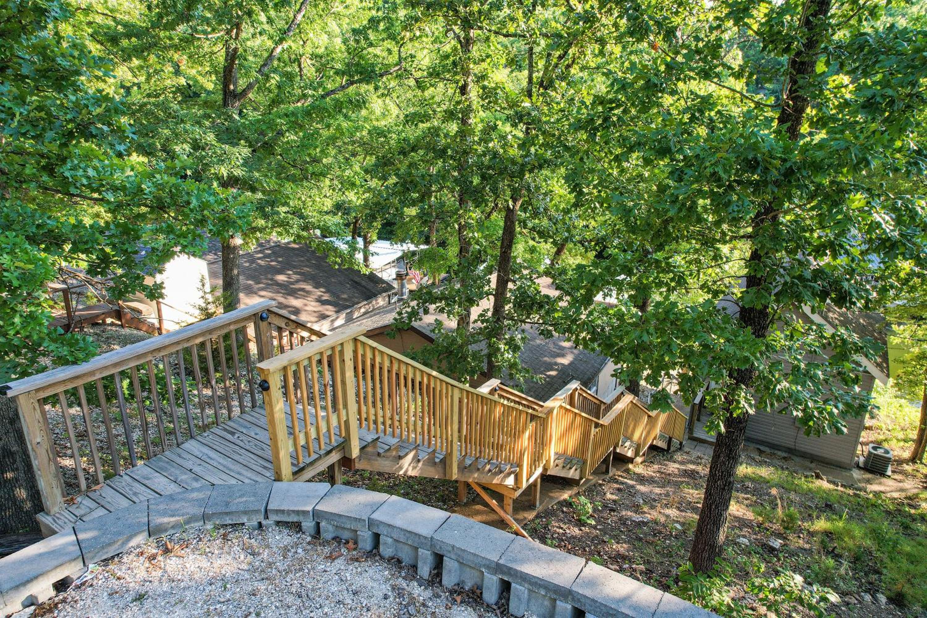 Private Dock, Paddle Boards, Views & Hot Spots!