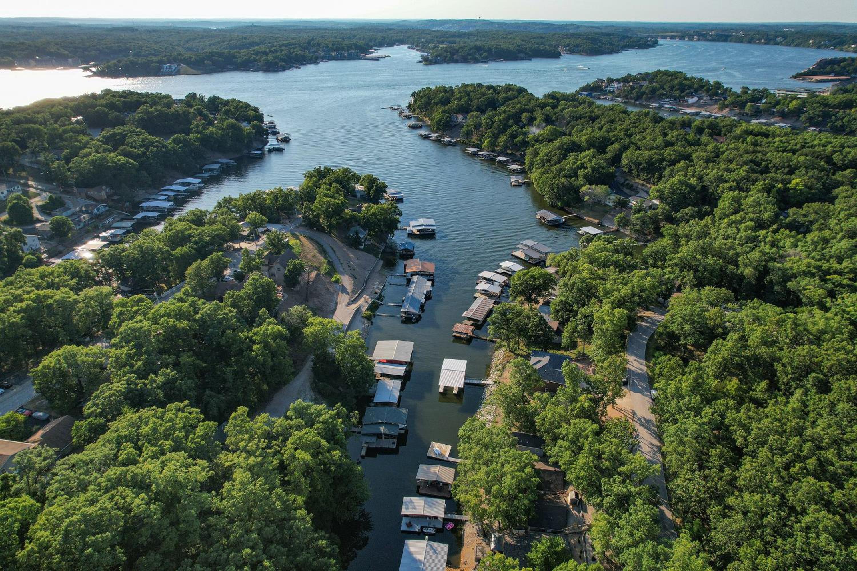 Private Dock, Paddle Boards, Views & Hot Spots!
