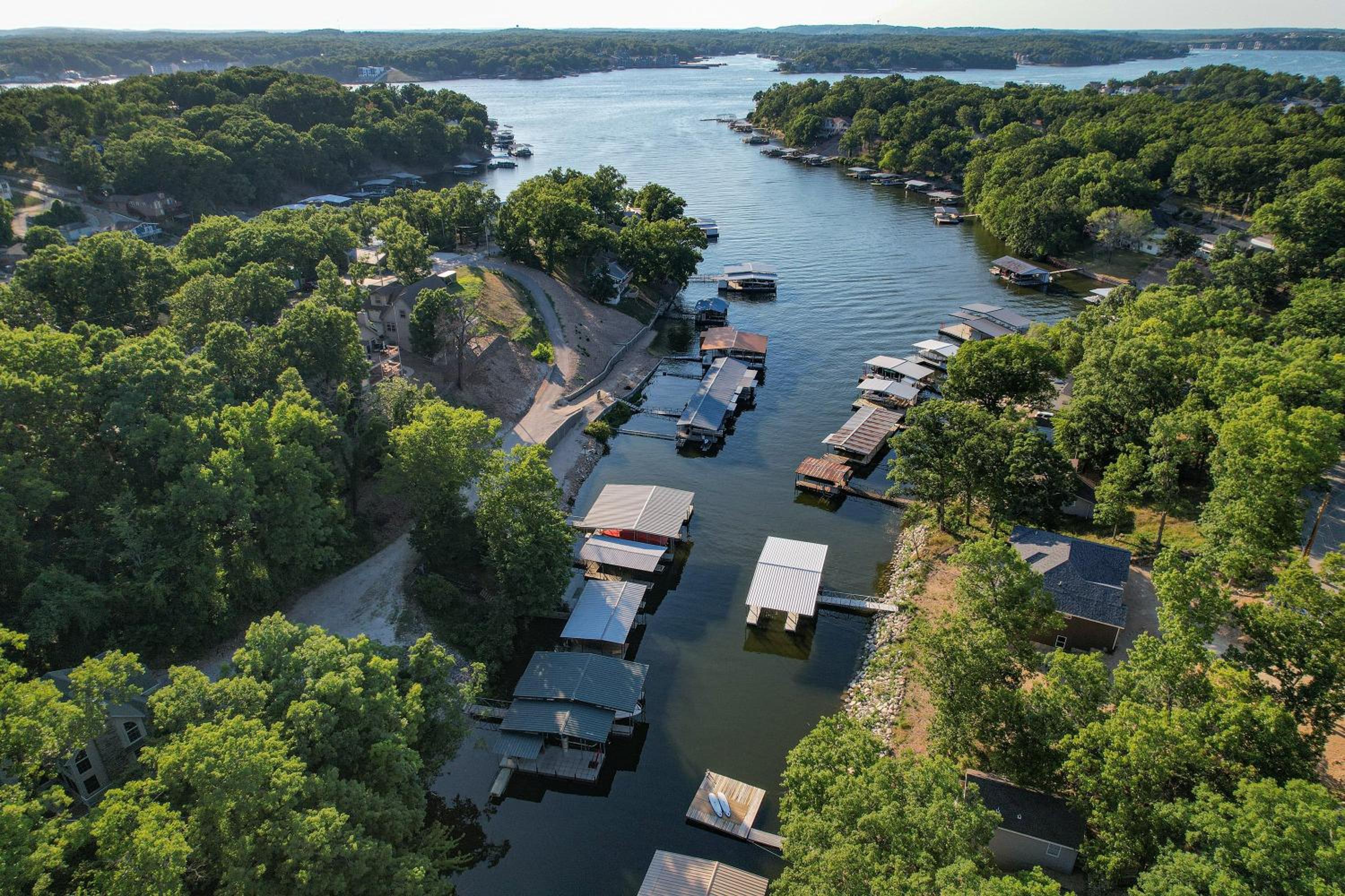 Private Dock, Paddle Boards, Views & Hot Spots!