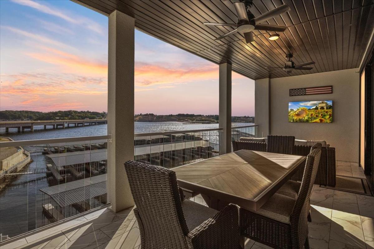 Lakefront Topsider Condo w/ Boat Slip, 2 Pools & Large Deck