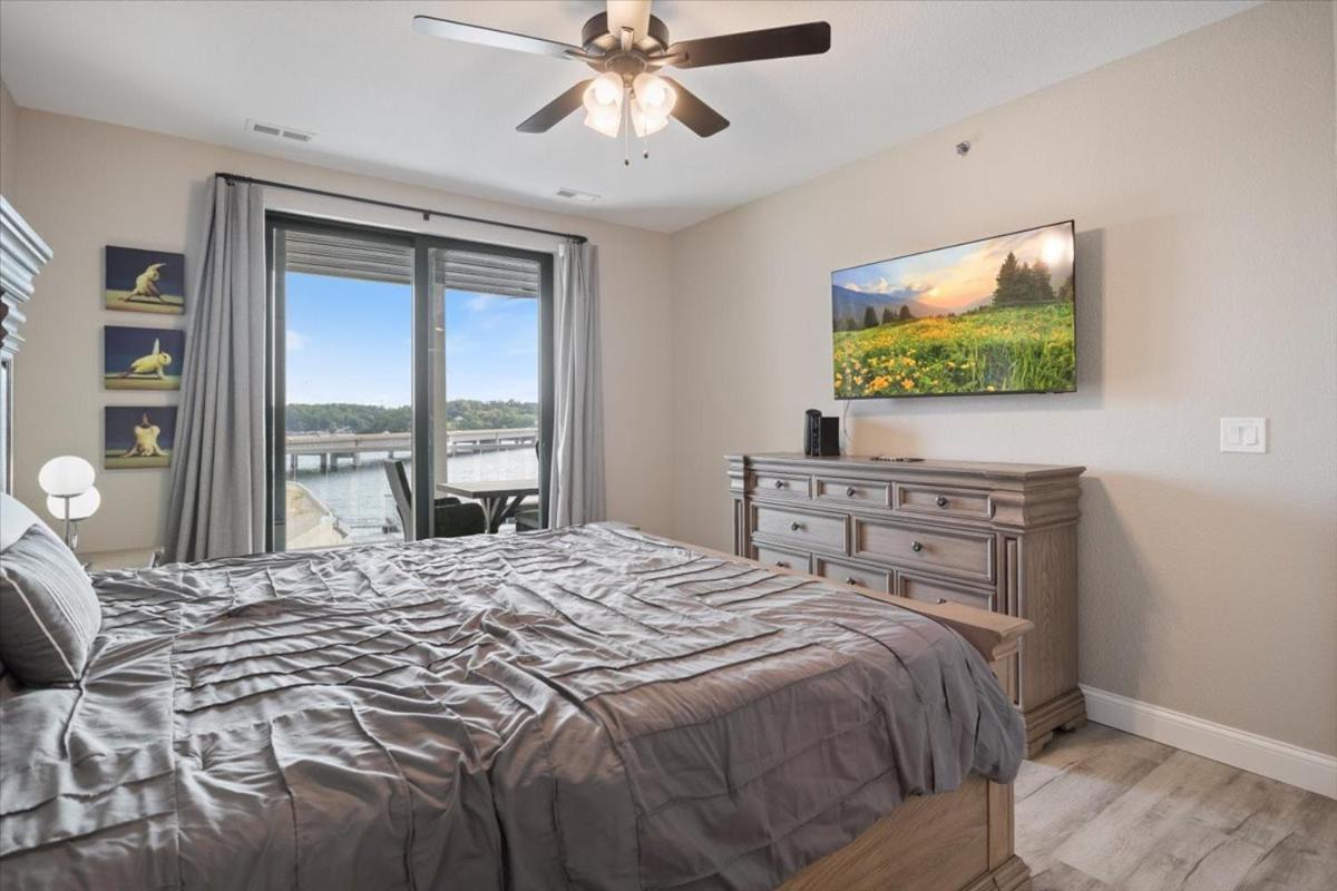 Lakefront Topsider Condo w/ Boat Slip, 2 Pools & Large Deck