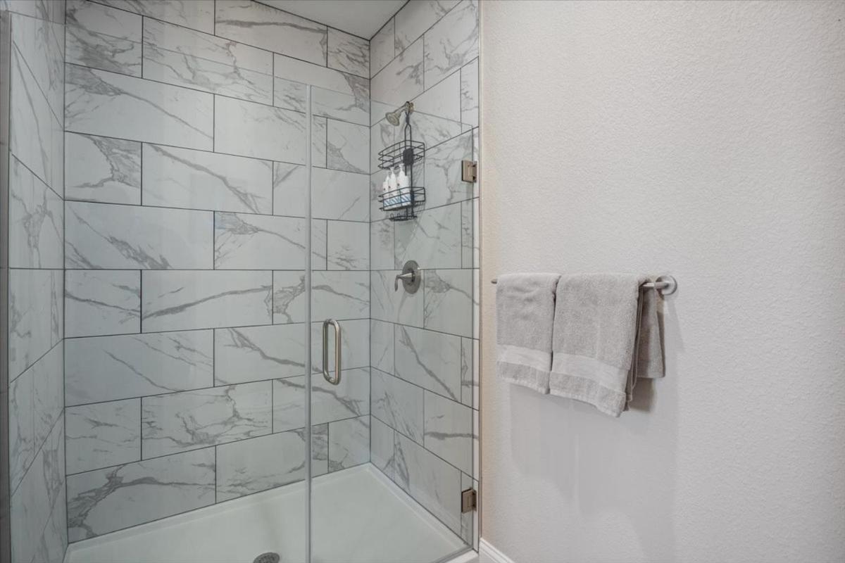 Lakefront Topsider Condo w/ Boat Slip, 2 Pools & Large Deck