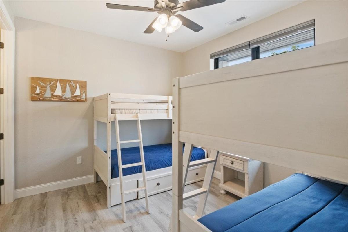 Lakefront Topsider Condo w/ Boat Slip, 2 Pools & Large Deck