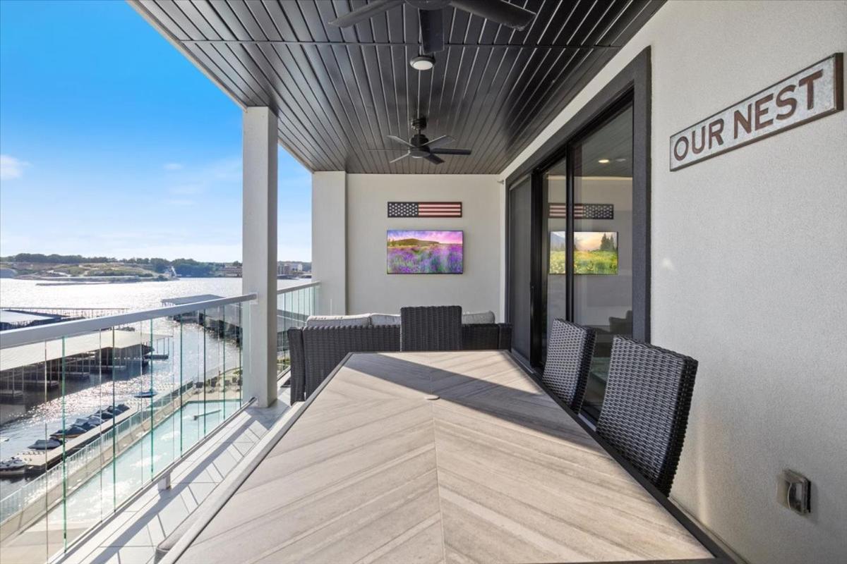 Lakefront Topsider Condo w/ Boat Slip, 2 Pools & Large Deck