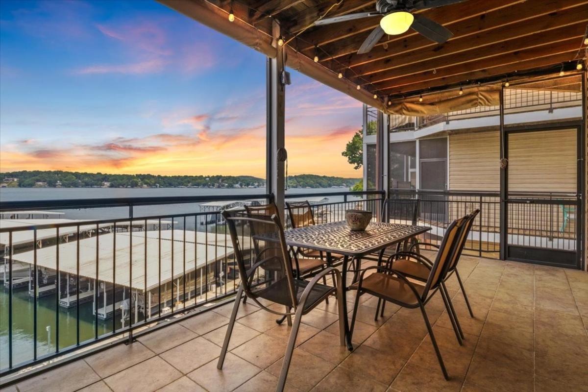 Lakefront 1st-Floor Condo, Screened Patio, Pools & Courts