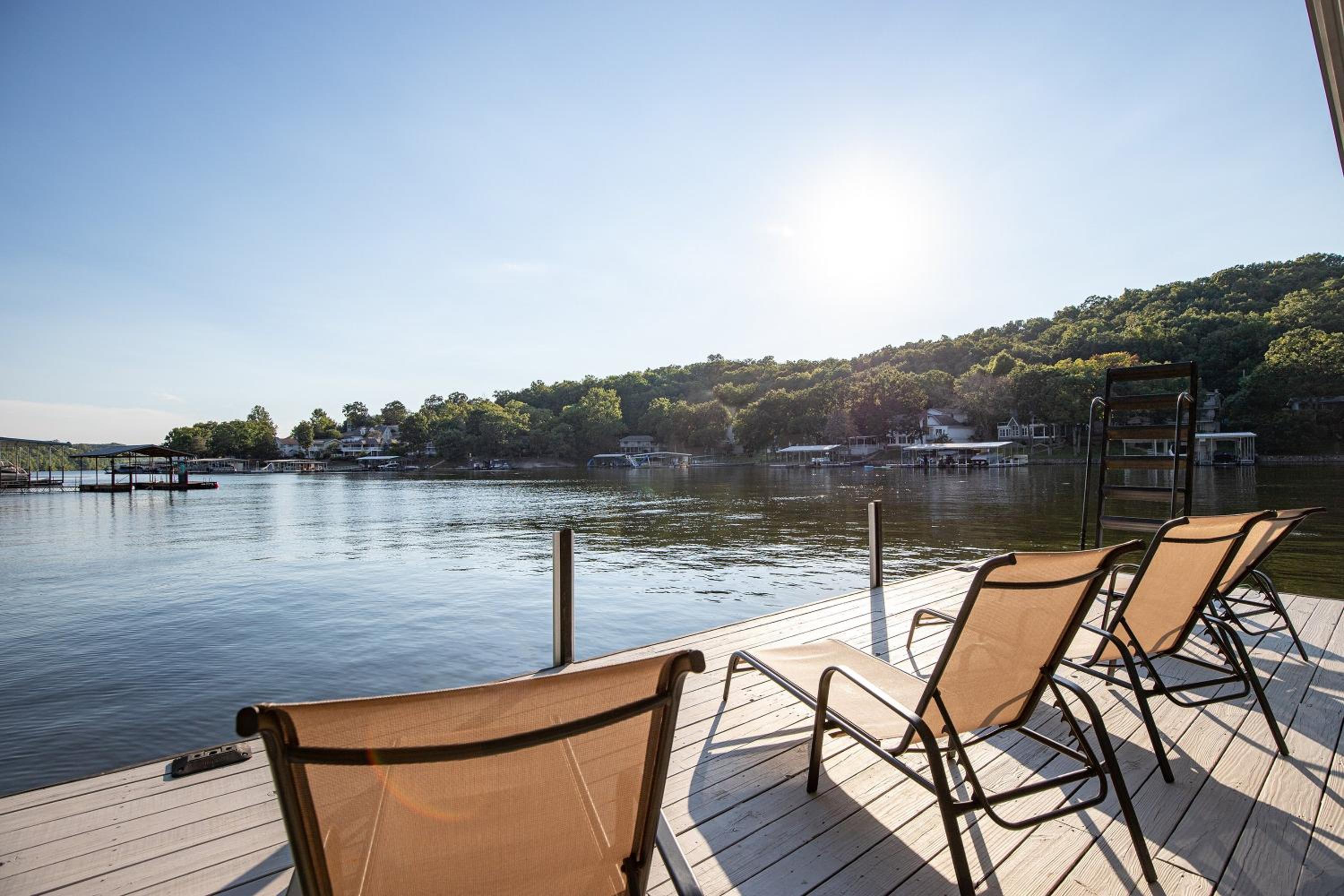 Ideal Cove with Amazing Dock, Kayaks & Fire Pit