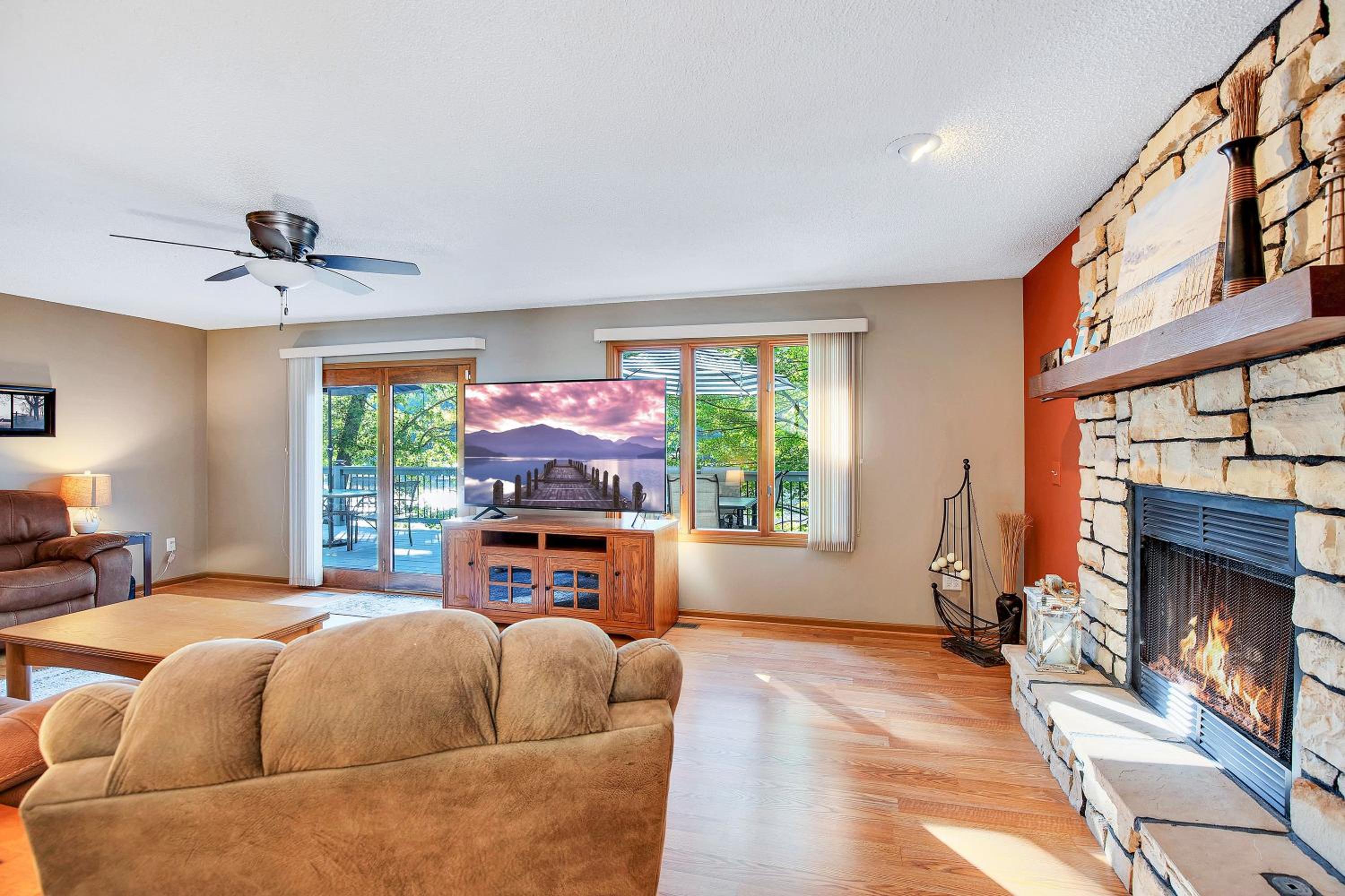 Ideal Cove with Amazing Dock, Kayaks & Fire Pit