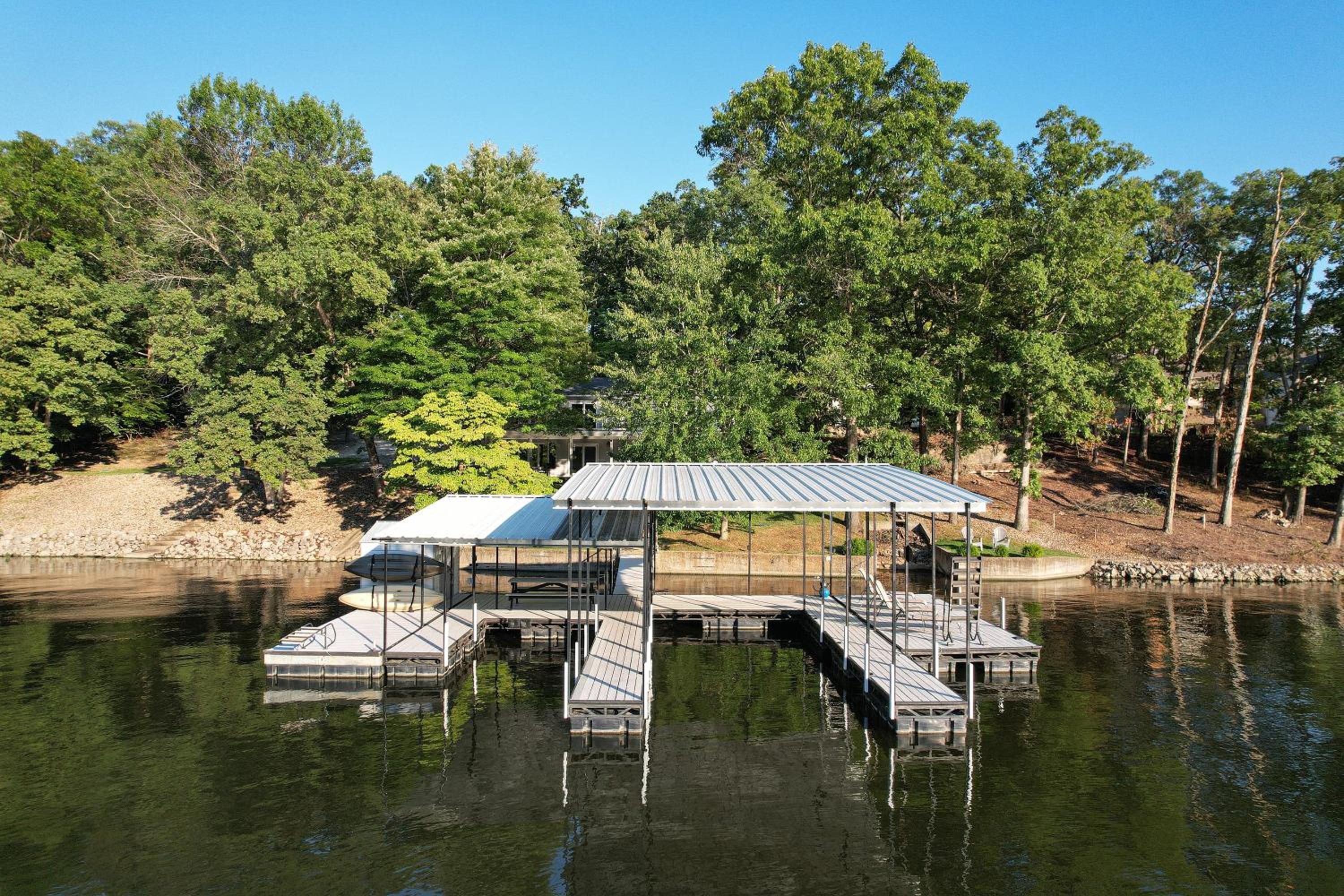 Ideal Cove with Amazing Dock, Kayaks & Fire Pit