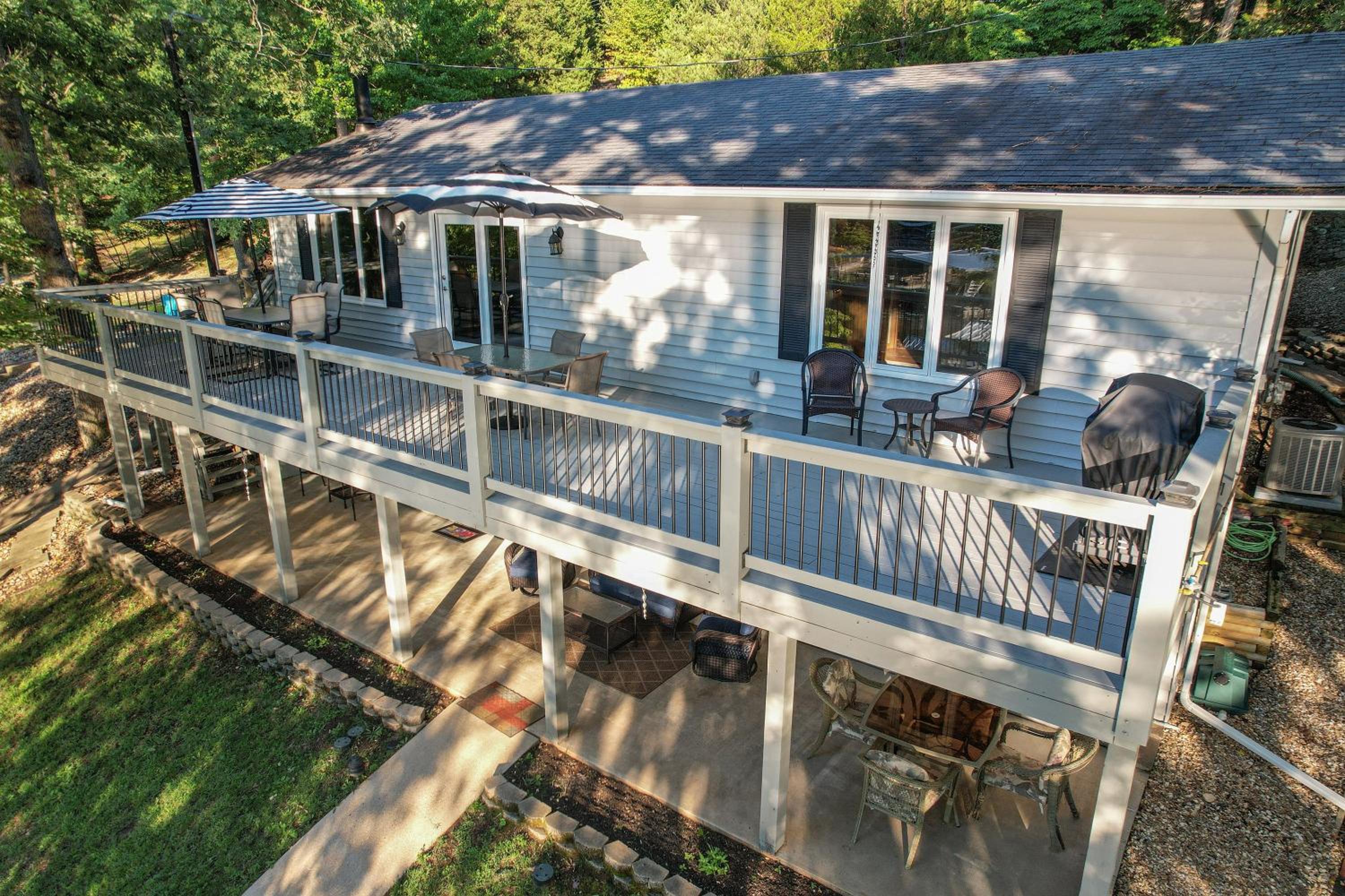 Ideal Cove with Amazing Dock, Kayaks & Fire Pit