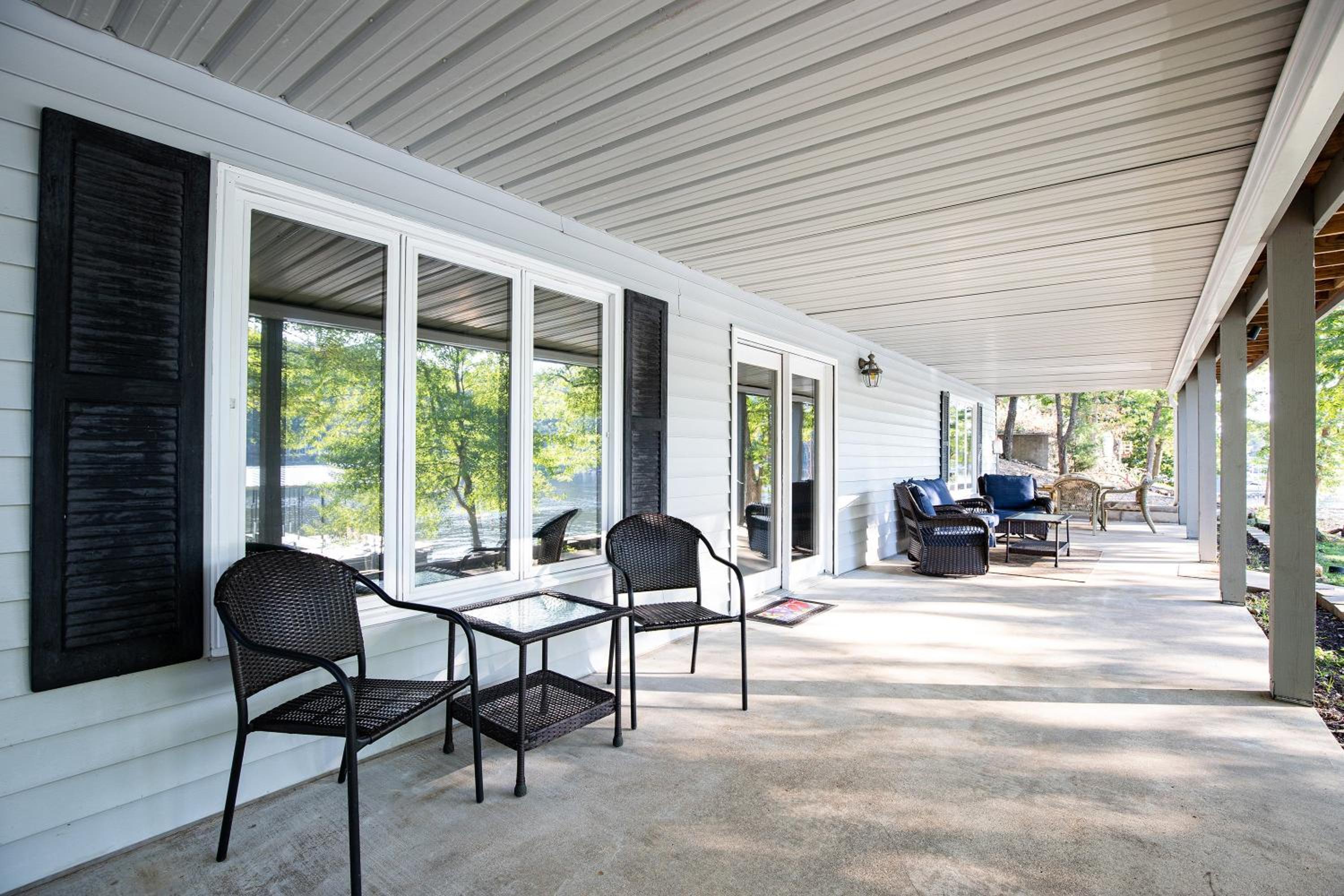 Ideal Cove with Amazing Dock, Kayaks & Fire Pit