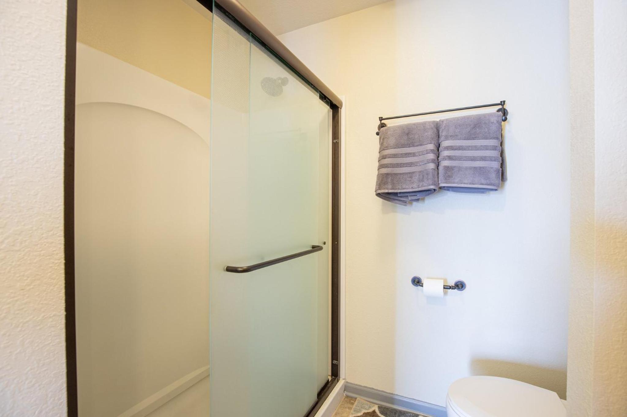 Private Lakefront Pool, Amazing Dock Sleeps 26