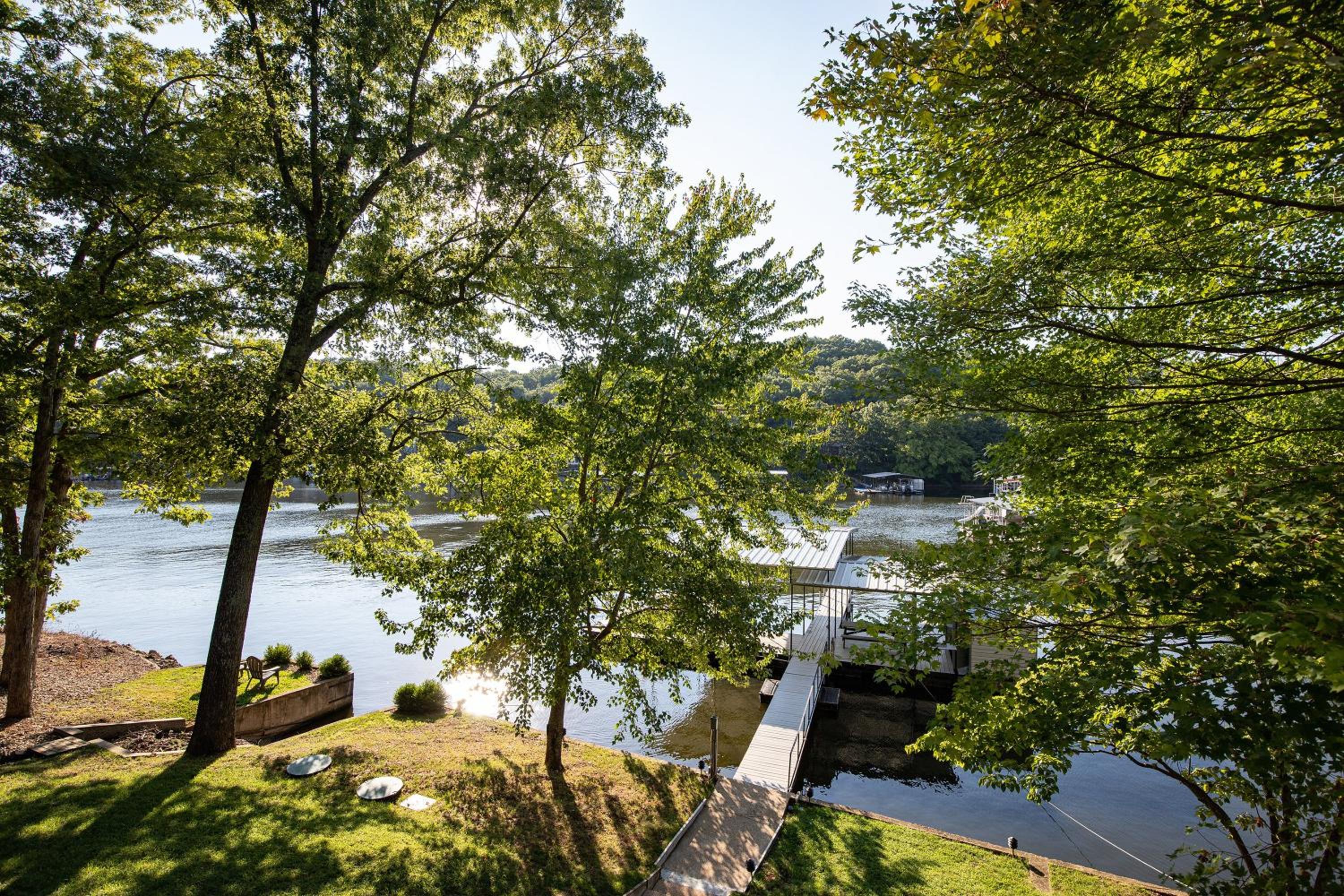 Ideal Cove with Amazing Dock, Kayaks & Fire Pit