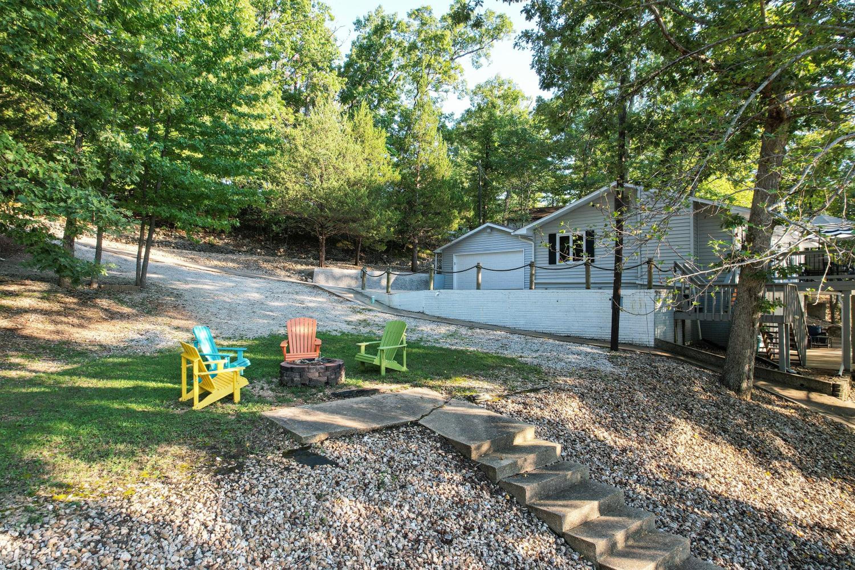 Ideal Cove with Amazing Dock, Kayaks & Fire Pit
