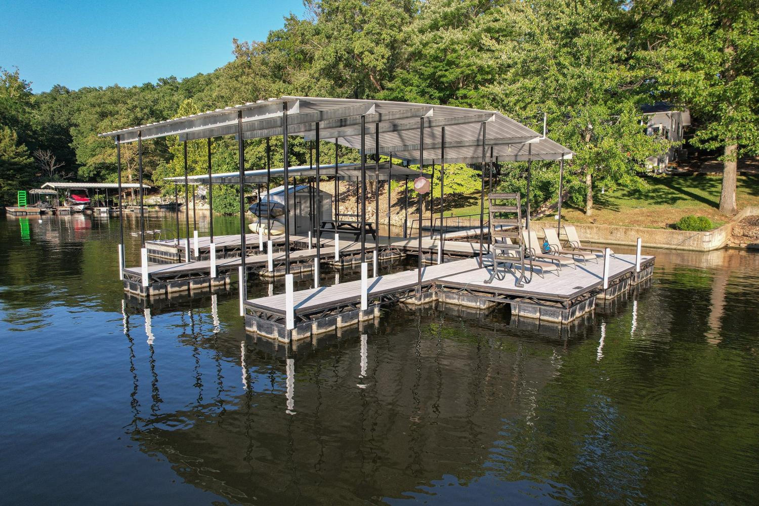 Ideal Cove with Amazing Dock, Kayaks & Fire Pit