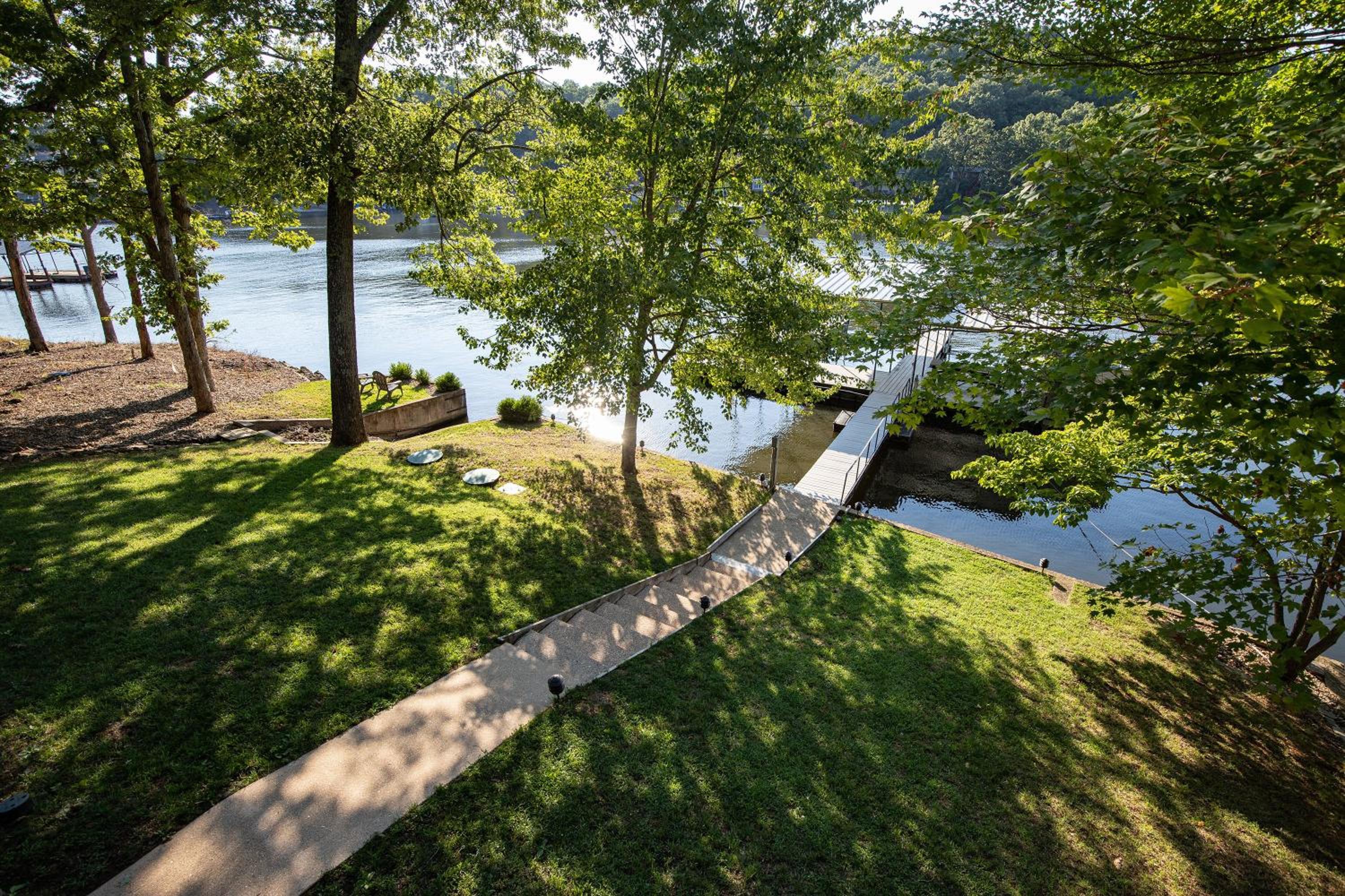 Ideal Cove with Amazing Dock, Kayaks & Fire Pit