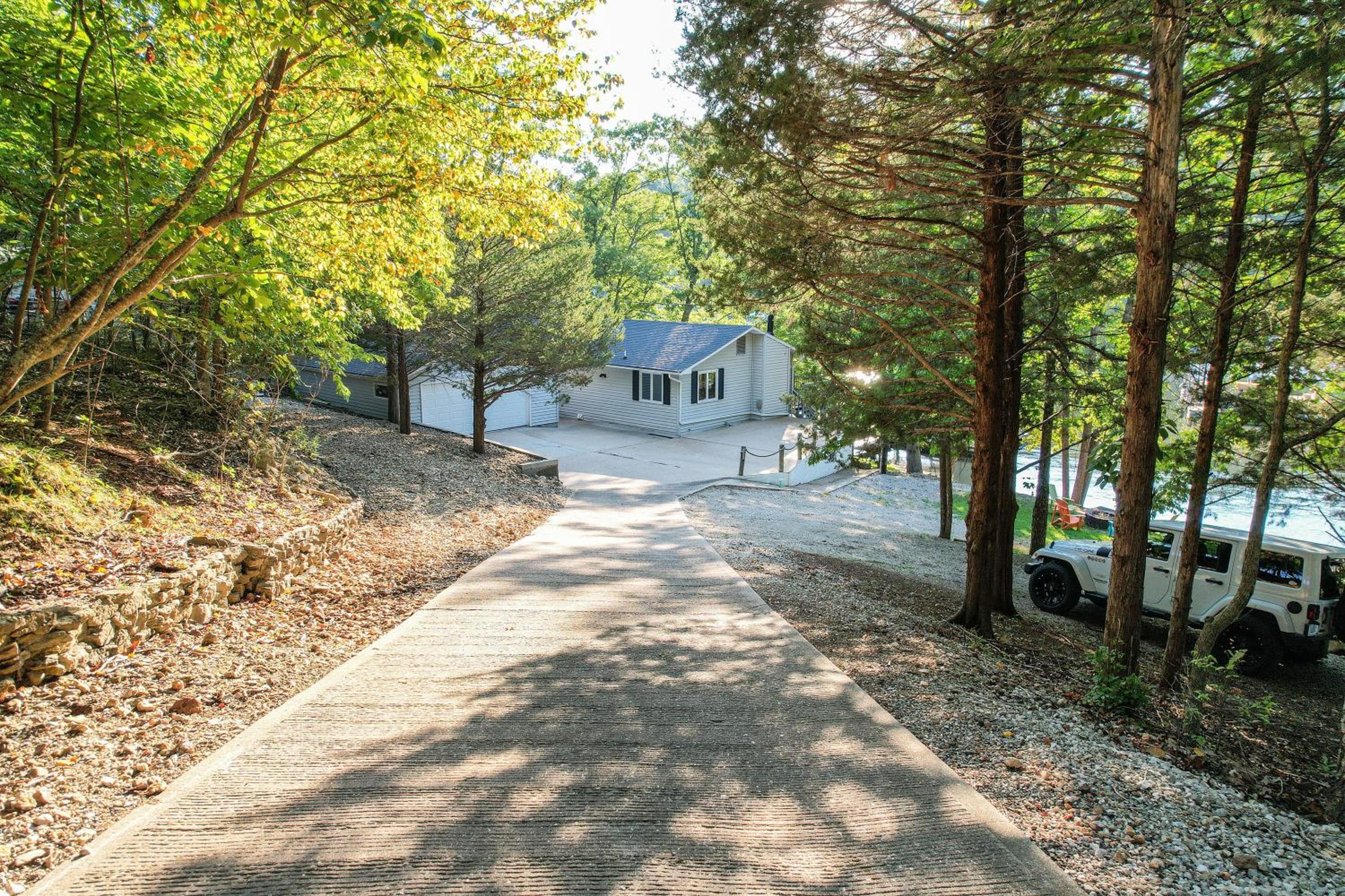 Ideal Cove with Amazing Dock, Kayaks & Fire Pit