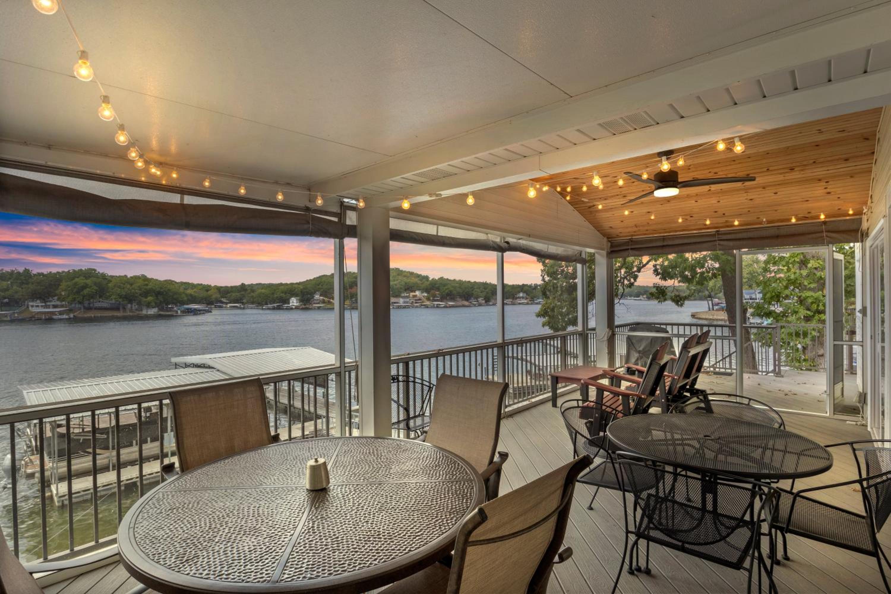 Incredible Views, Spacious Deck, Private Dock, Gas Grill, Games & Cards